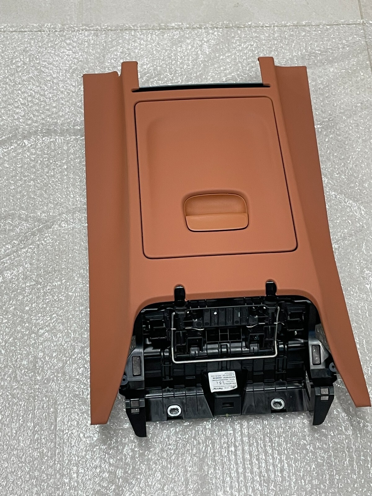 MERCEDES-BENZ S-KLASSE W223 V223 ABLAGEFACH A2239700701 SIENA BRAUN ORIG. DEMONT - Obrázek 6