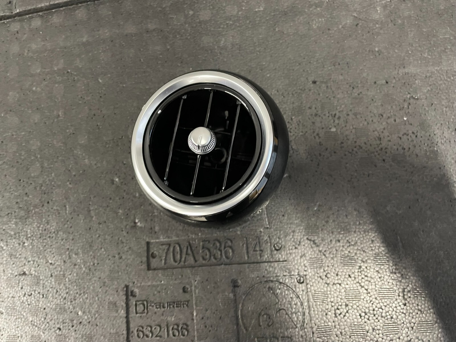 MERCEDES C-KLASSE 205 LUFTDÜSE LUFTAUSSTRÖMER VORN LINKS LL Li A2058301154 TEST - Obrázek 5