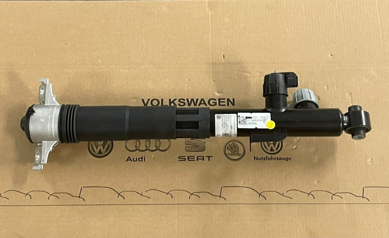 PORSCHE CAYENNE 9YA-2 STOSSDÄMPFER ELEKTRISCH HINTER RECHTS 9Y0513028F ORIG NEU