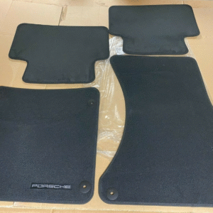 PORSCHE MACAN FUSSMATTEN 4 TEILE  SCHWARZ 95B864435D ORIGINAL PORSCHE TEIL NEU