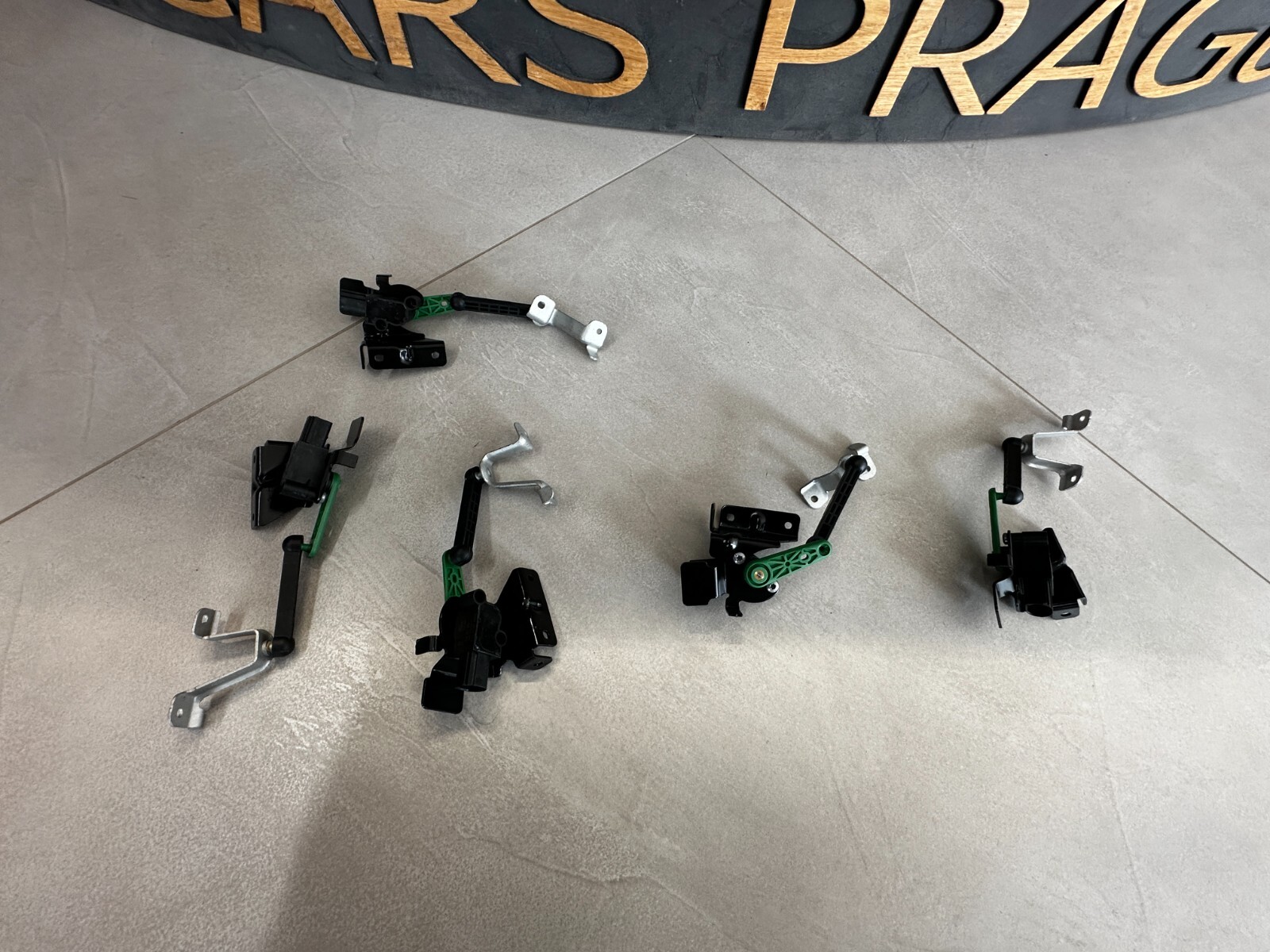 VW AUDI SKODA NIVEAUSENSOR LEUCHTWEITENREGULIERUNG 5Q0907503-5Q0512521J OE! - Obrázek 4