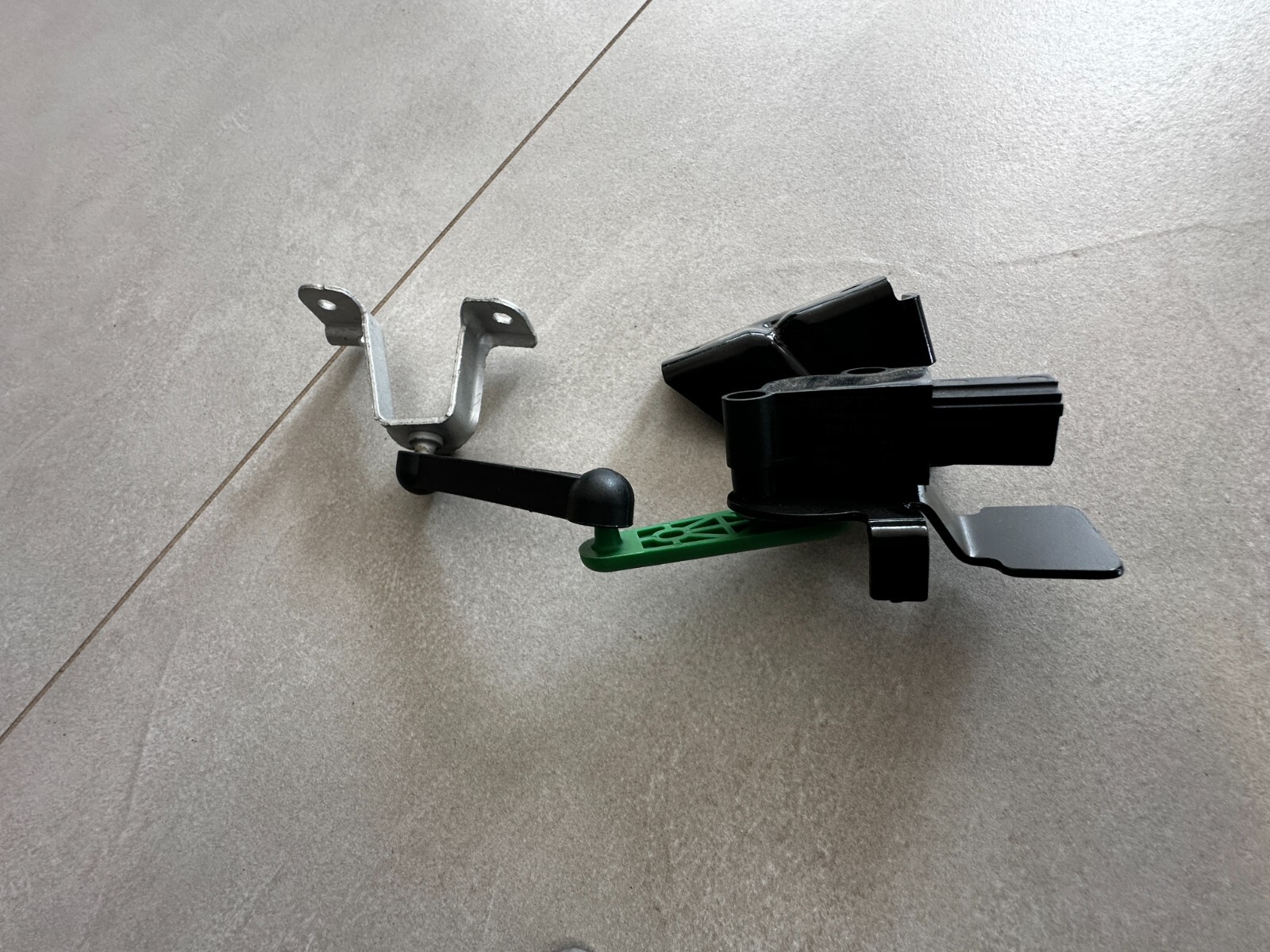 VW AUDI SKODA NIVEAUSENSOR LEUCHTWEITENREGULIERUNG 5Q0907503-5Q0512521J OE! - Obrázek 5