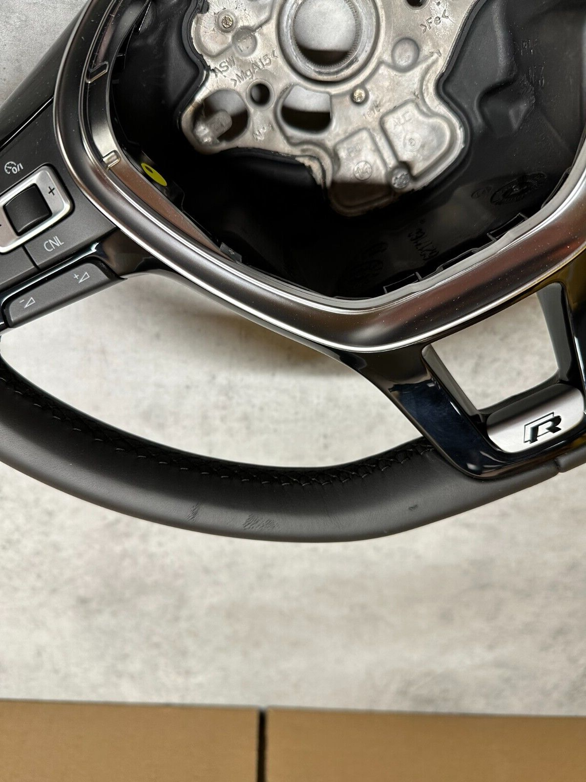 VW GOLF 7 VII PASSAT B8 MULTIFUNKTION LENKRAD DSG LEDER R-LOGO 5G0419091DM E74 - Obrázek 4