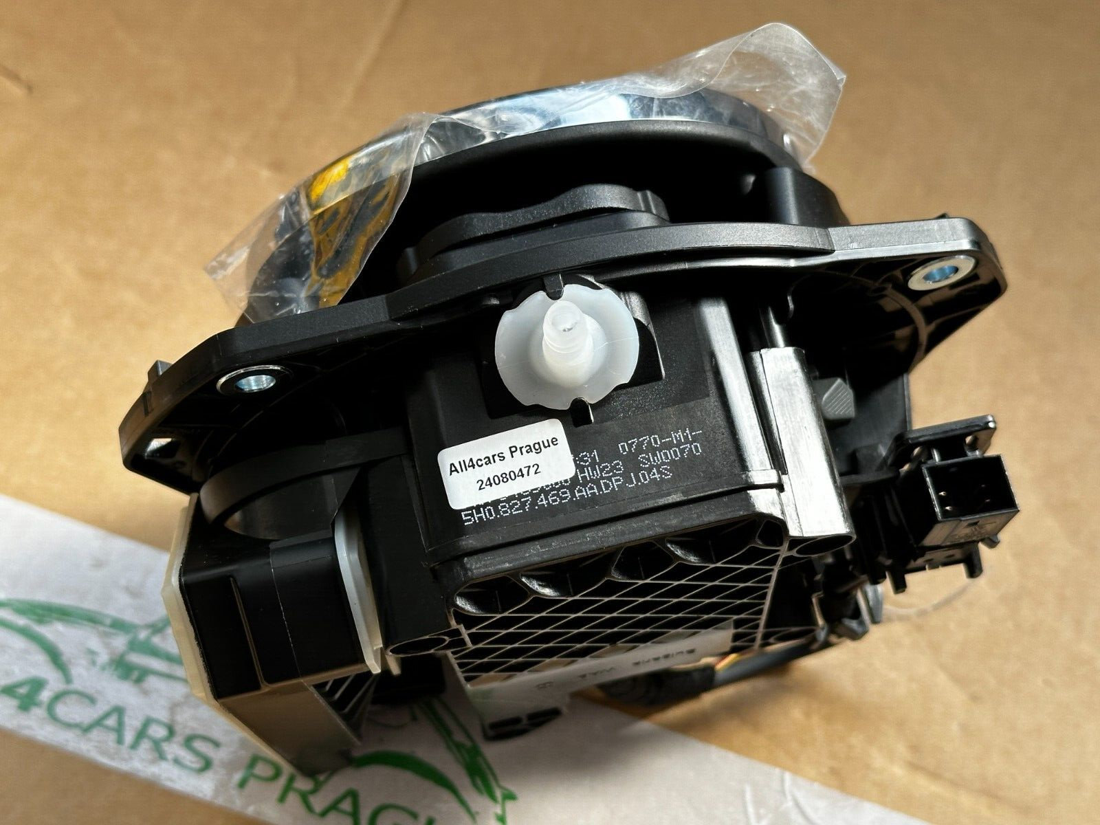 VW GOLF 8 BETÄTIGUNG MIT MIKROSCHALTER MIT VW KAMERA LOGO 5H0827469AA ORIG.NEU ! - Obrázek 7