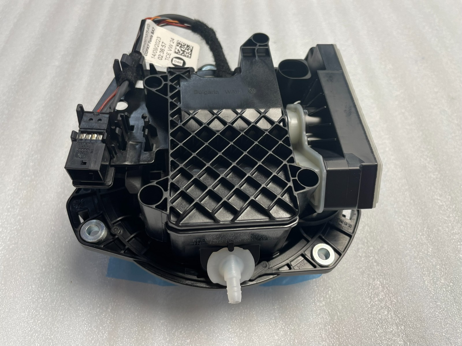 VW GOLF 8 HINTERE TÜRSCHLIESSE LOGO MIT KAMERA MIT MIKROSCHALTER 5H0827469P NEU - Obrázek 17