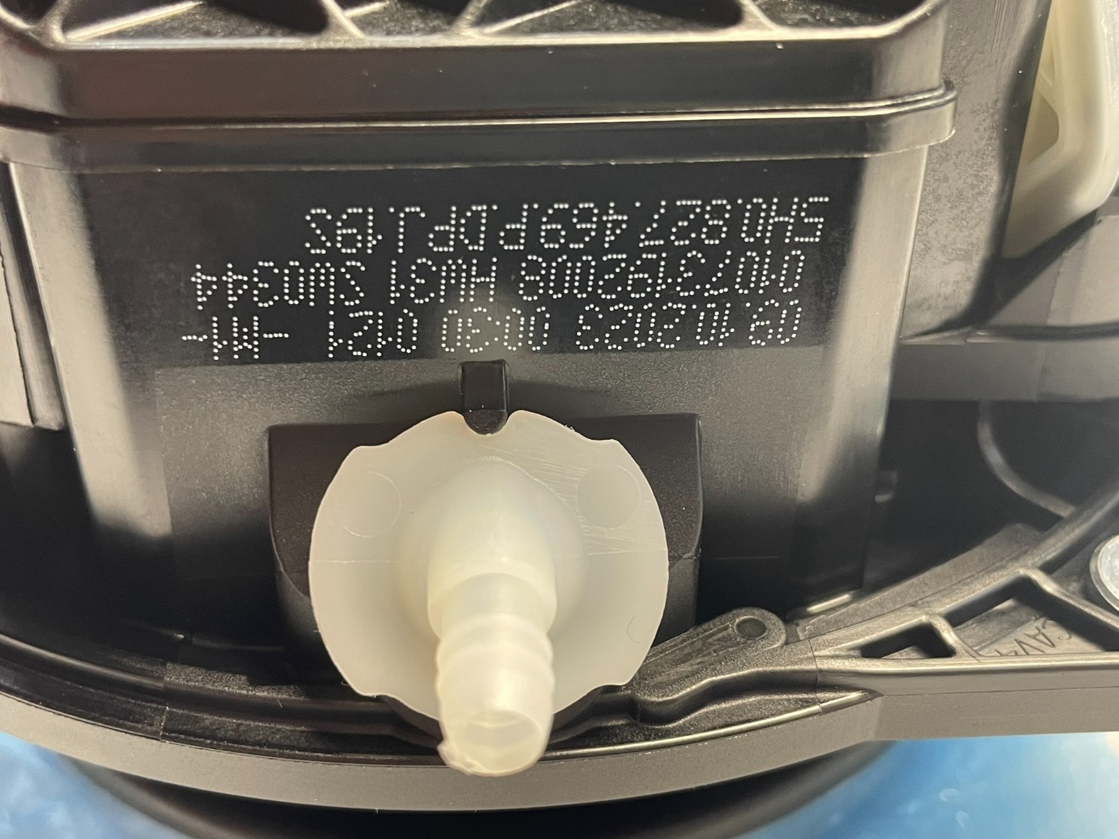 VW GOLF 8 HINTERE TÜRSCHLIESSE LOGO MIT KAMERA MIT MIKROSCHALTER 5H0827469P NEU - Obrázek 18