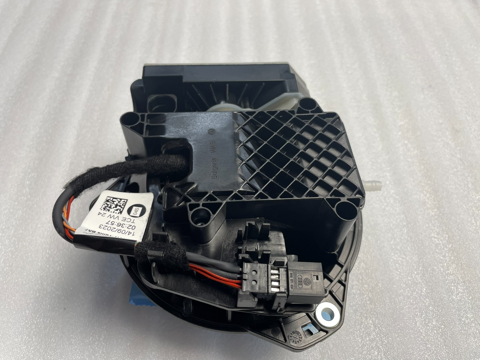 VW GOLF 8 HINTERE TÜRSCHLIESSE LOGO MIT KAMERA MIT MIKROSCHALTER 5H0827469P NEU - Obrázek 20