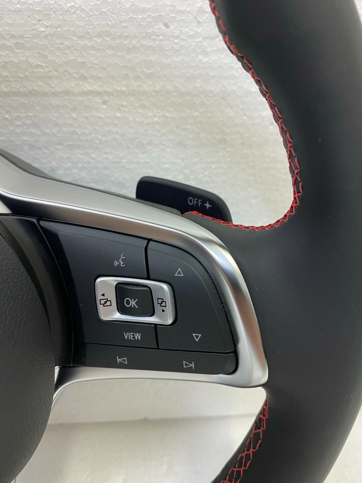 VW GTI MULTIFUKTIONAL LENKRAD KOMPLET MIT SCHALTWIPPEN 2Q0419091CJ ORIG. NEU!! - Obrázek 6