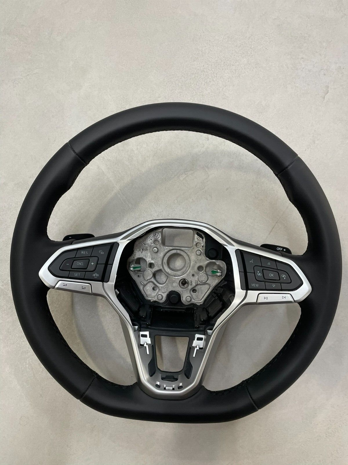 VW PASSAT ARTEON TIG..SPORT LENKRAD ABGEFLACHT LEDER R-LOGO 2G0419089C Fast Neu - Obrázek 11