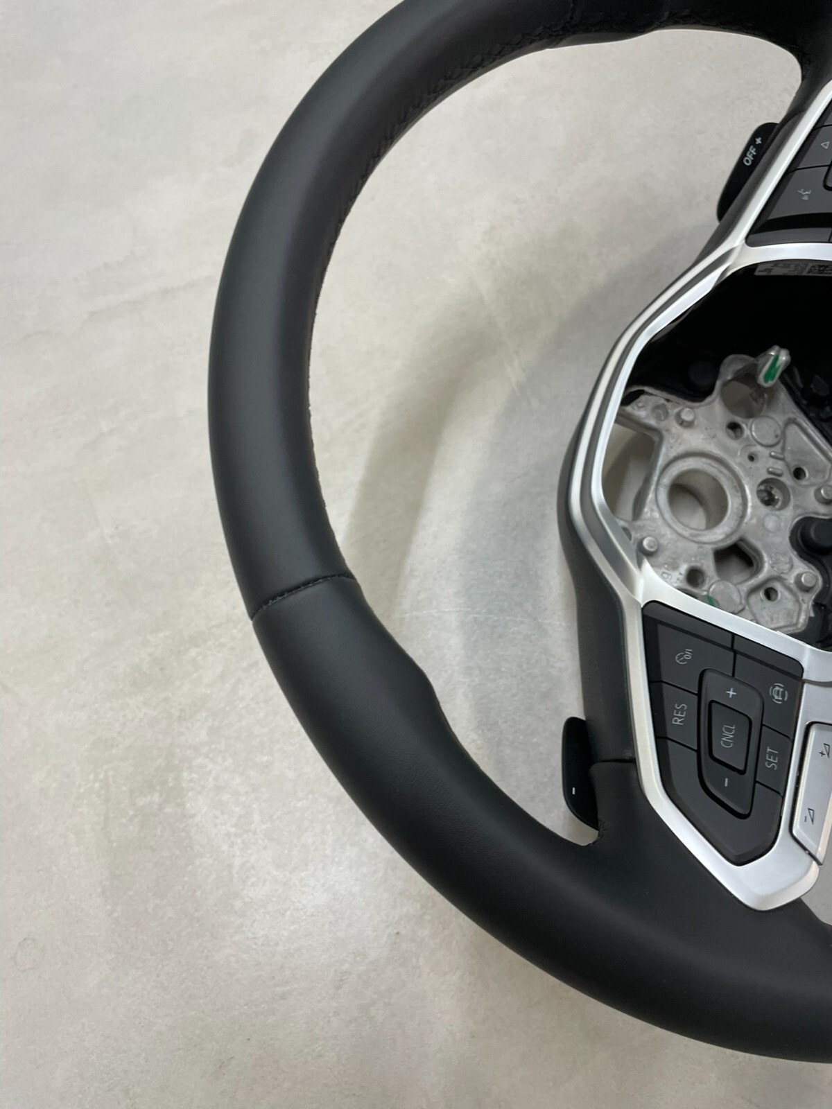 VW PASSAT ARTEON TIG..SPORT LENKRAD ABGEFLACHT LEDER R-LOGO 2G0419089C Fast Neu - Obrázek 13