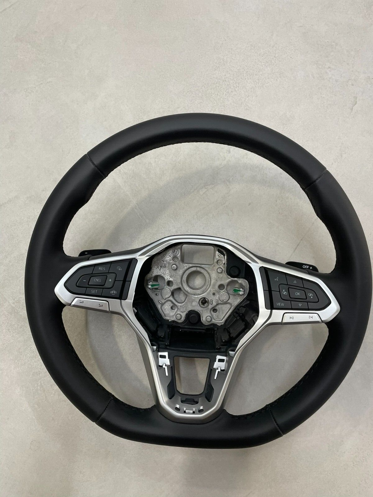 VW PASSAT ARTEON TIG..SPORT LENKRAD ABGEFLACHT LEDER R-LOGO 2G0419089C Fast Neu - Obrázek 10