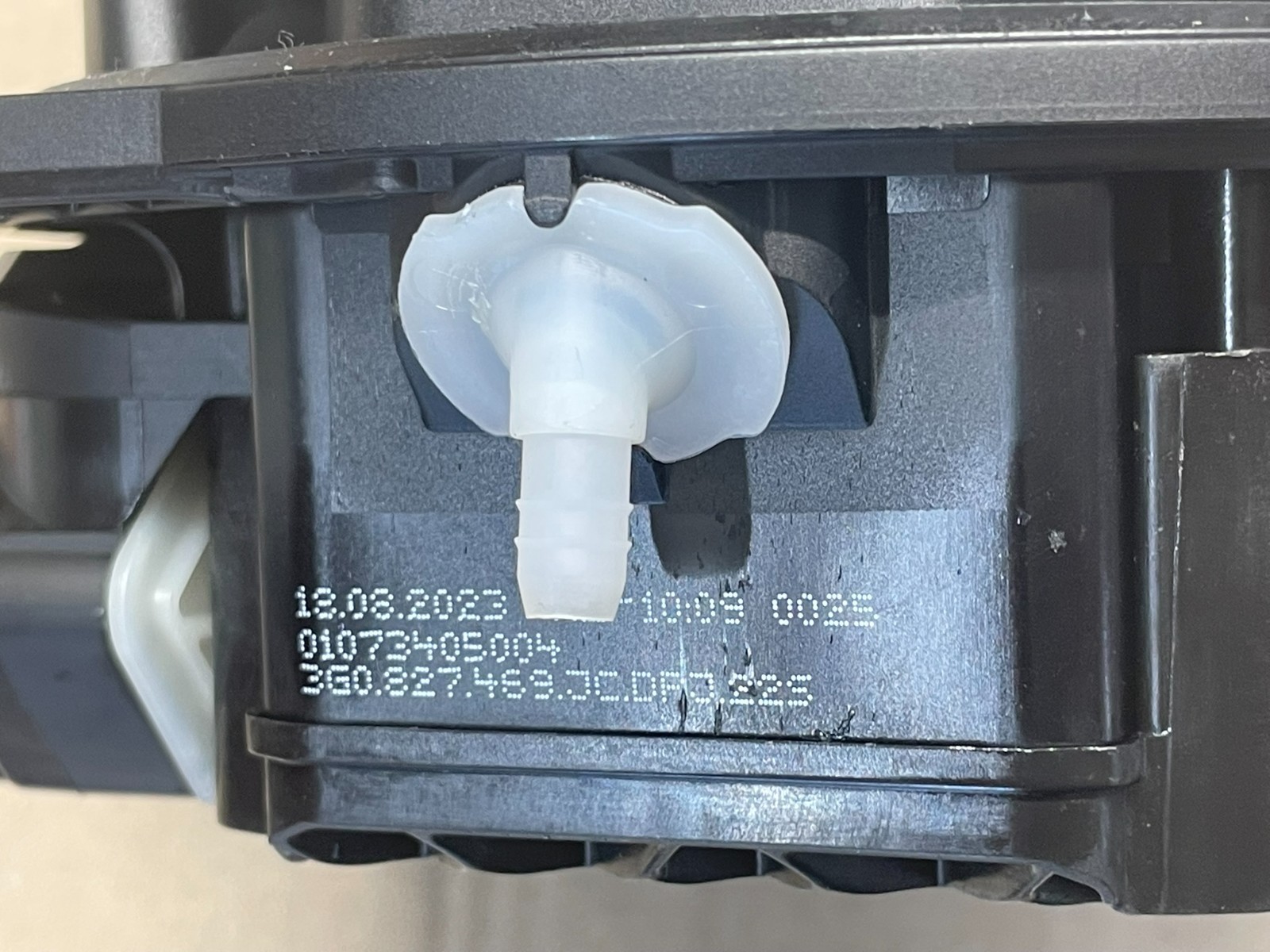 VW PASSAT VW ARTEON BETÄTIGUNG MIT MIKROSCHALTER MIT KAMERA 3G0827469JC ORIG.NEU - Obrázek 3