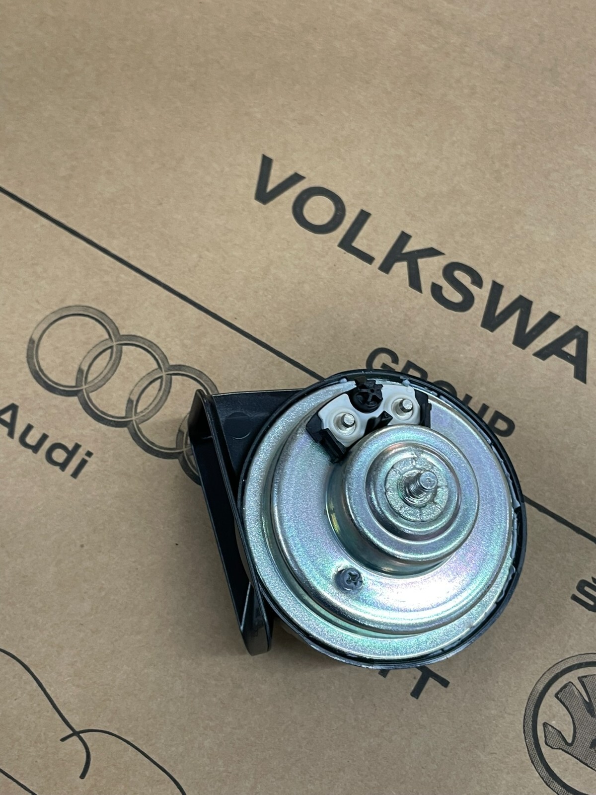 VW SKODA HUPE TIEFTON SIGNALHORN HORN 5Q0951221 = 2Q0951221 Fast Neu d vTest Car - Obrázek 8