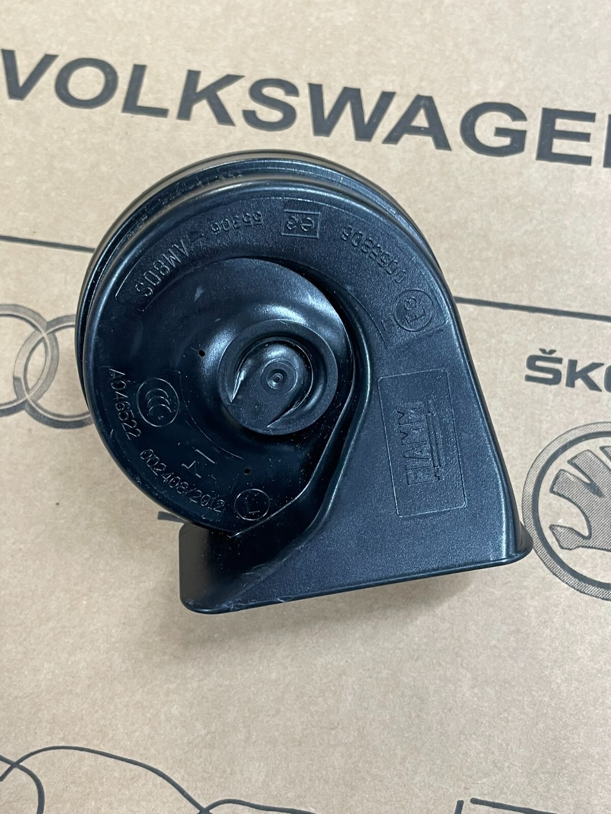 VW SKODA HUPE TIEFTON SIGNALHORN HORN 5Q0951221 = 2Q0951221 Fast Neu d vTest Car - Obrázek 10