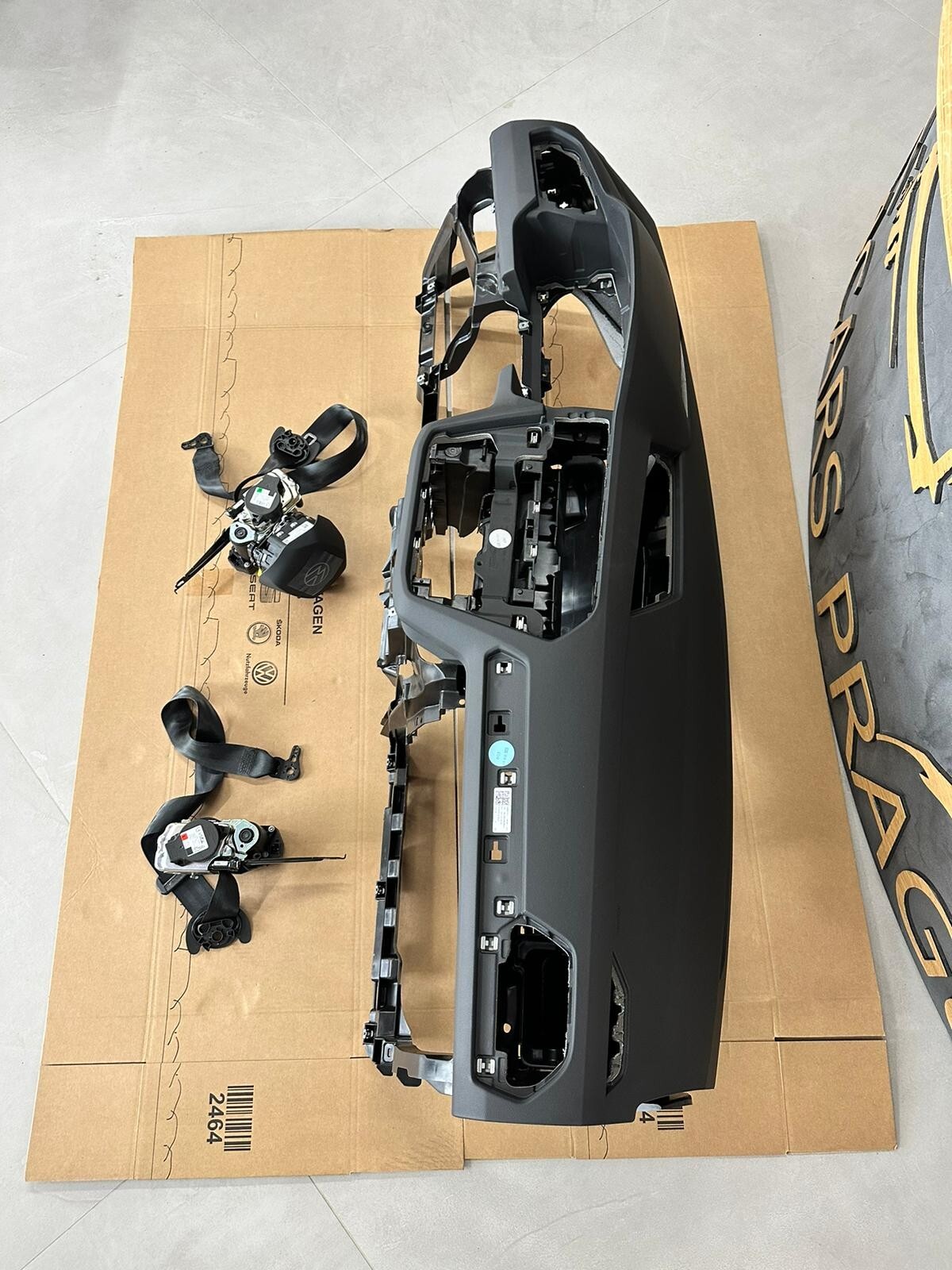 VW TIGUAN 2020-2023 SCHALTTAFEL HUD-DASHBOARD HUD 5NB 857 003 N + GURTEN+AIRBAG - Obrázek 4