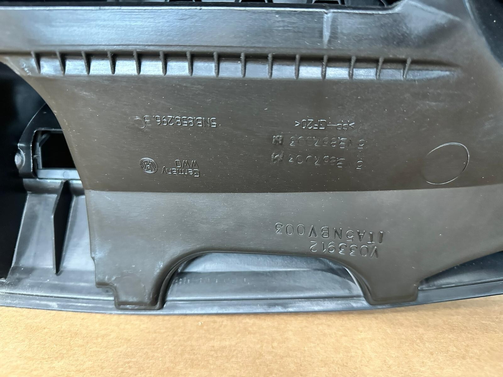 VW TIGUAN 2020-2023 SCHALTTAFEL HUD-DASHBOARD HUD 5NB 857 003 N + GURTEN+AIRBAG - Obrázek 6