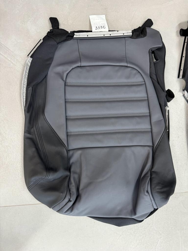 VW TOUAREG 7P SITZBEZUG LEDER BEZUG GELOCHT SCHWARZ-GRAU SITZ HINTEN ORIG.NEU !! - Obrázek 4
