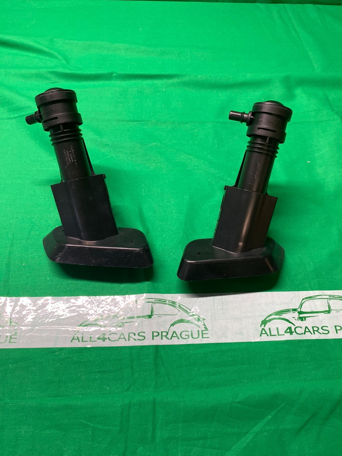 VW TOUAREG HUBZYLINDER MIT DUSENTRAGER AND SPRITZDUSE R+L ORIG.NEU!!!