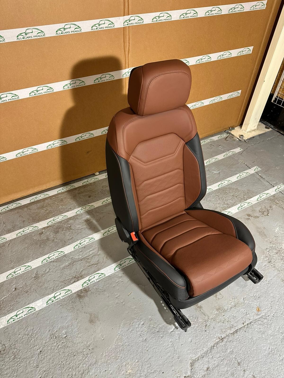 VW TOUAREG III CR7 760 SITZE SPORT LEDER SITZEN BRAUN LEDER VON TEST WAGEN!! - Obrázek 3