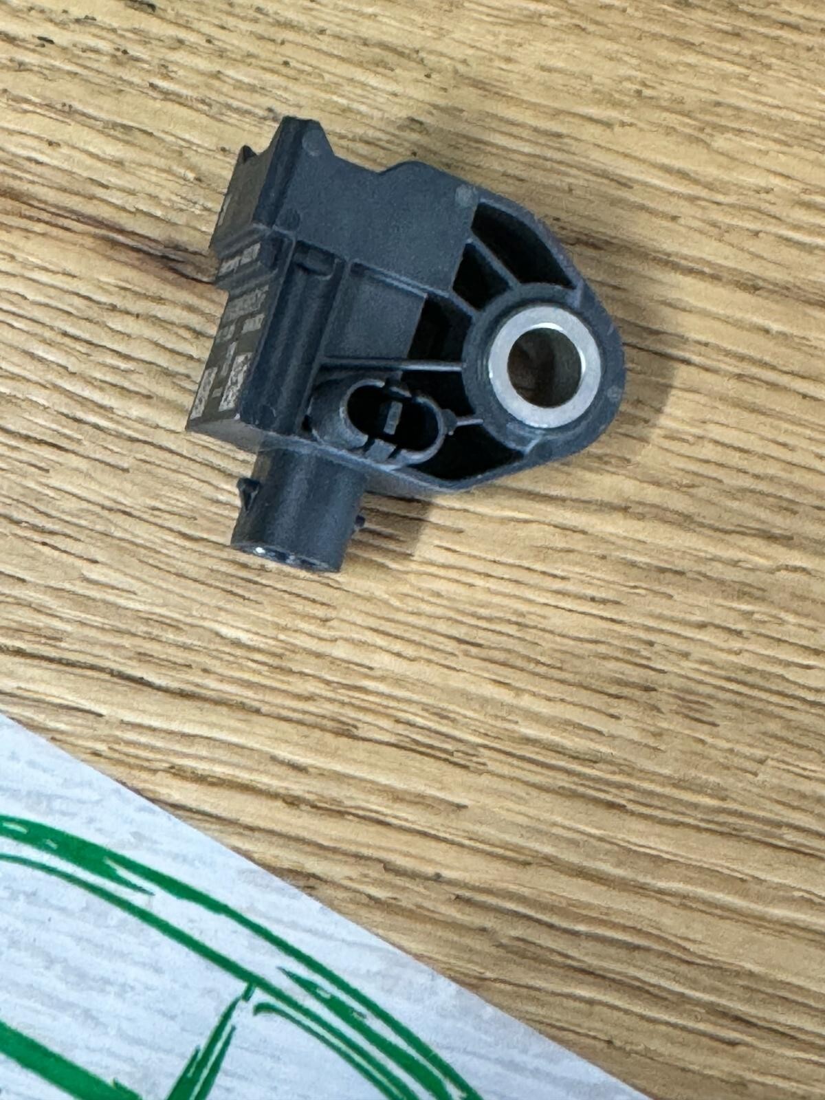 4N0959651F AUDI Q7, VW TOUAREG CRASHSENSOR FÜR FUSSGÄNGERSCHUTZ 4N0959651F NEU ! - Obrázek 6