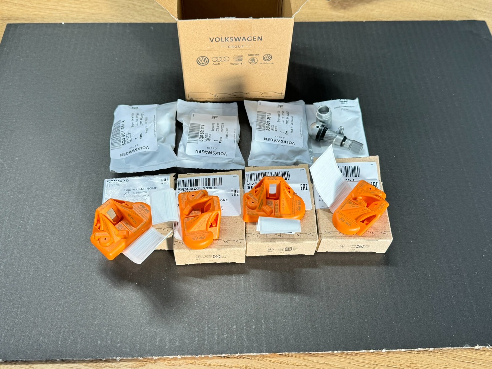 5Q0907275F LAMBORGHINI REIFENDRUCK SENZOR 5Q0998270F = 1*SATZ 5Q0907275F NEU ORI - Obrázek 7