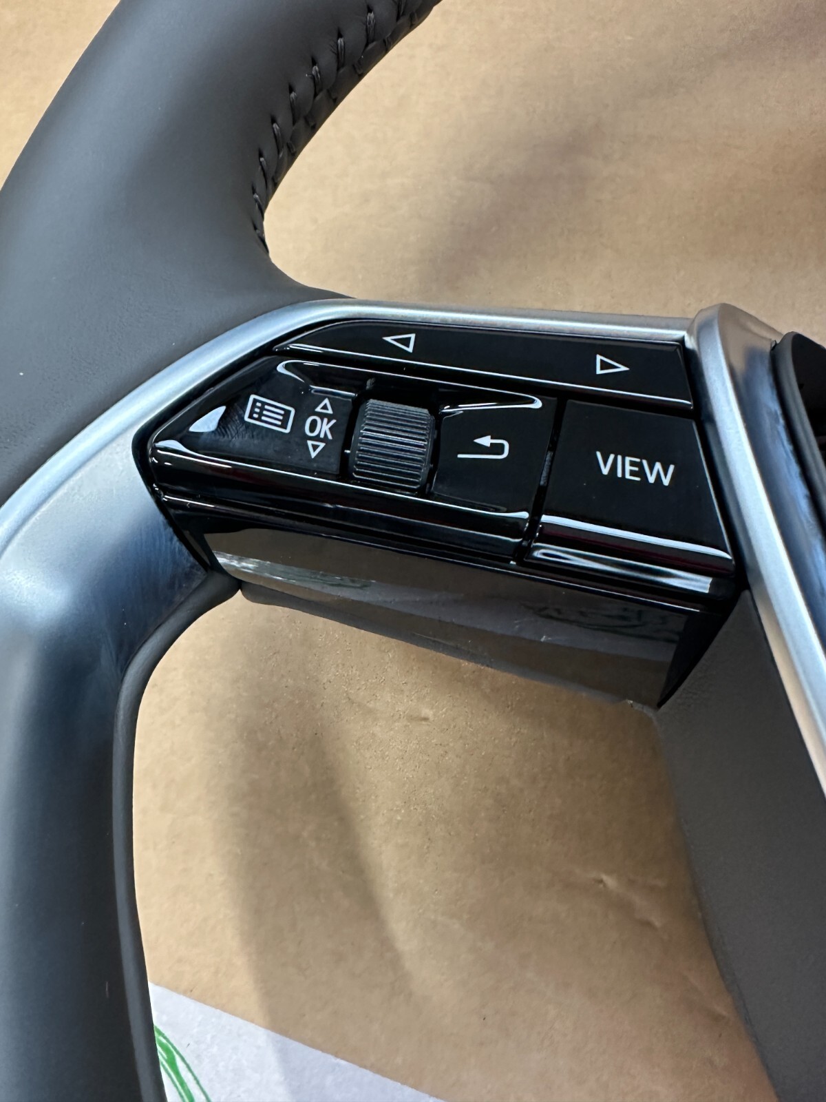 AUDI A8 MULTIFUNKTIONS LENKRAD LEDER TIPTRONIC BRAUN 4N0419091B - FAST NEU OE! - Obrázek 3