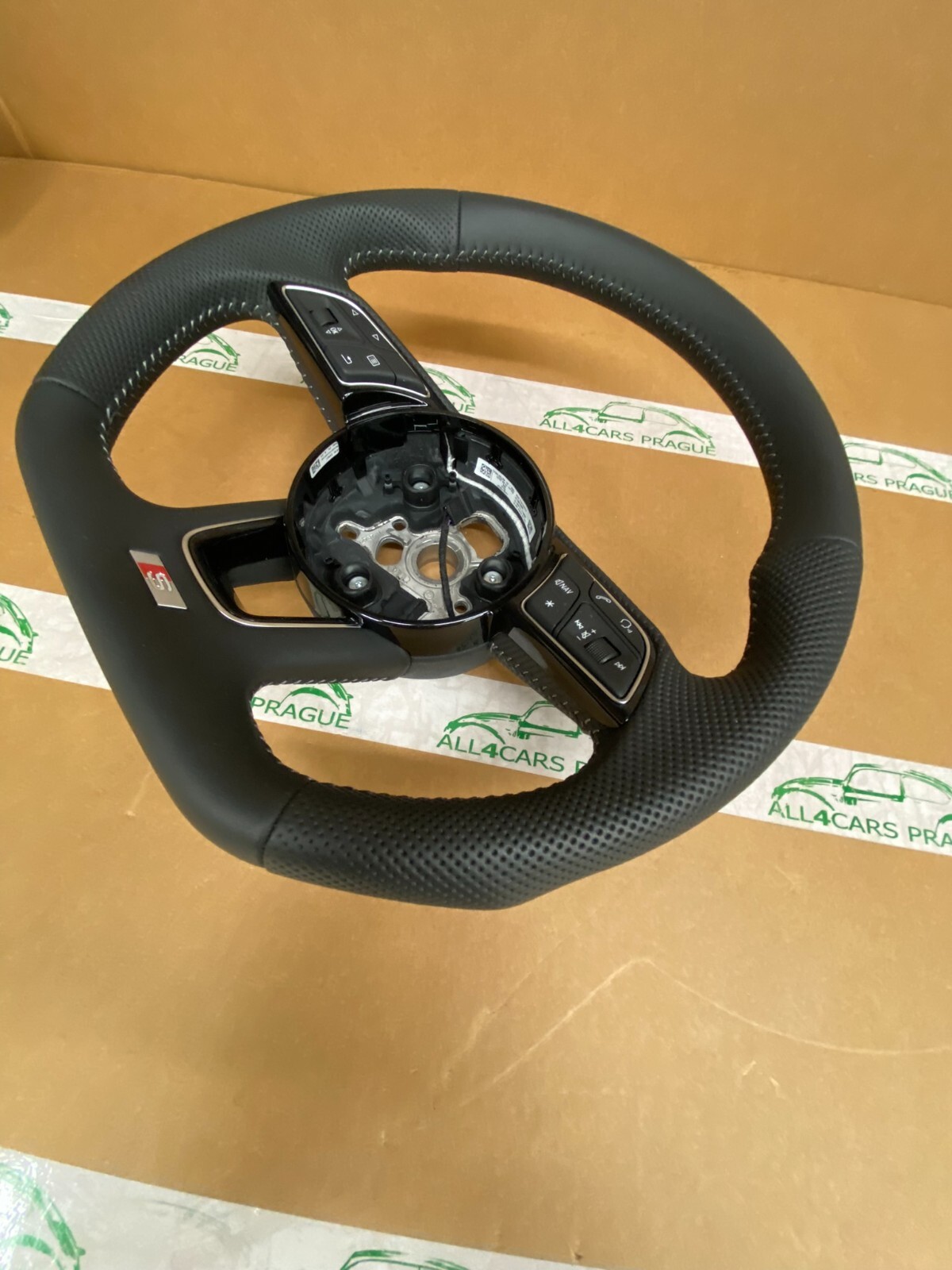 AUDI LENKRAD A3 S3 Q2 LEDER SPORT MULTIFUNKTION LENKRAD PERFORIERT 8V0419091CM - Obrázek 8