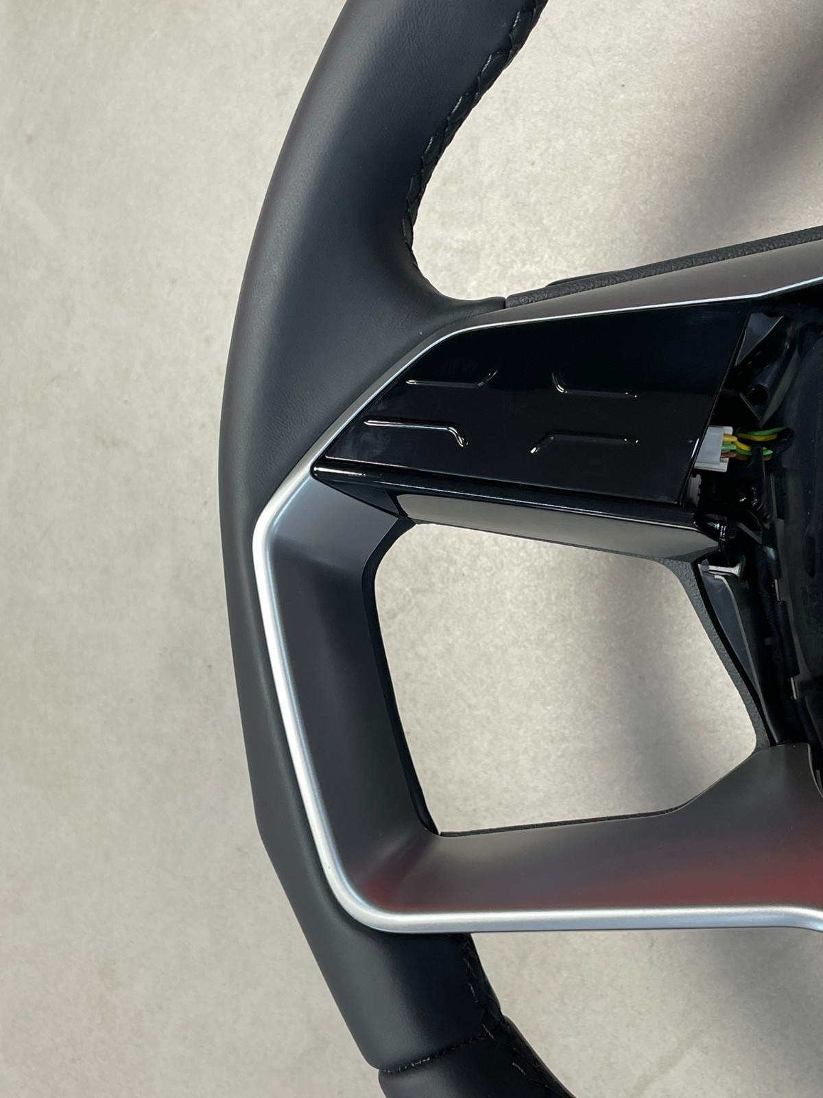 AUDI Q4 E-TRON LENKRAD BEHEIZT SPORT ABGEFLACHT 89A419091AP MIT ASSISTENTEN NEU - Obrázek 13