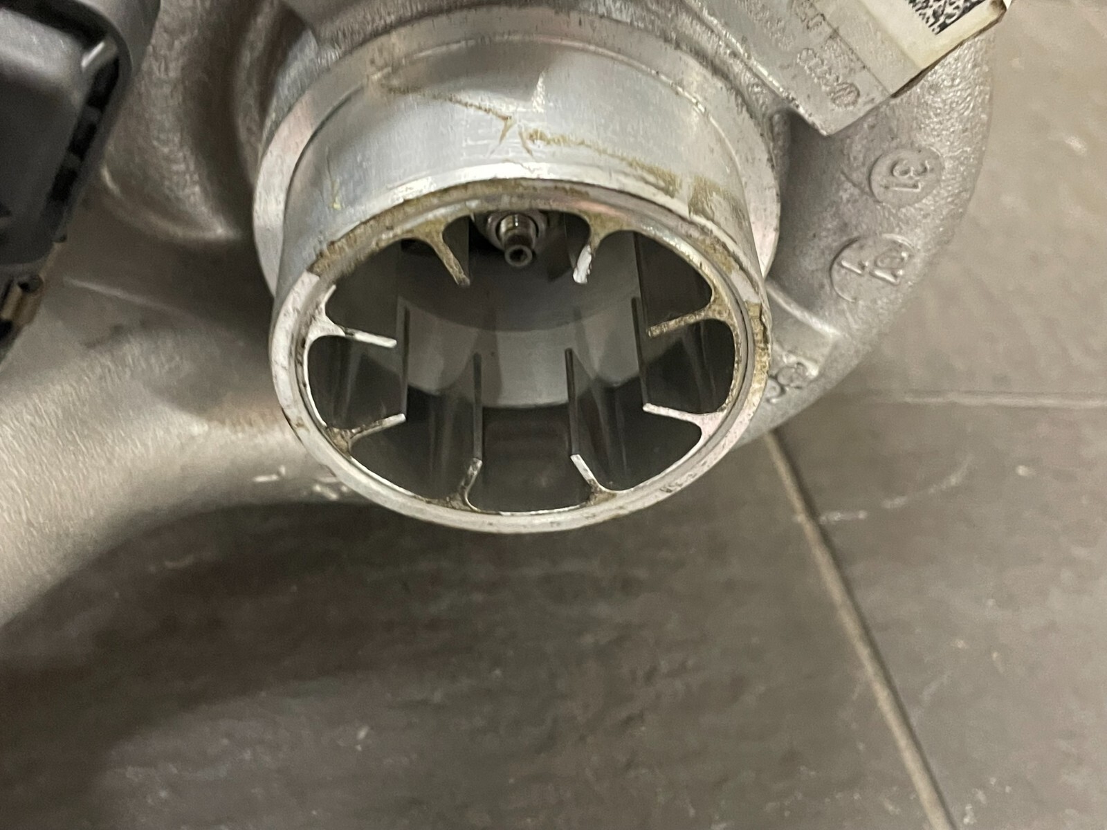 AUDI Q7 6.0L V12 TURBOLADER GARRETT 05A145721A FAST NEU DEMONT VON TEST CAR - Obrázek 4