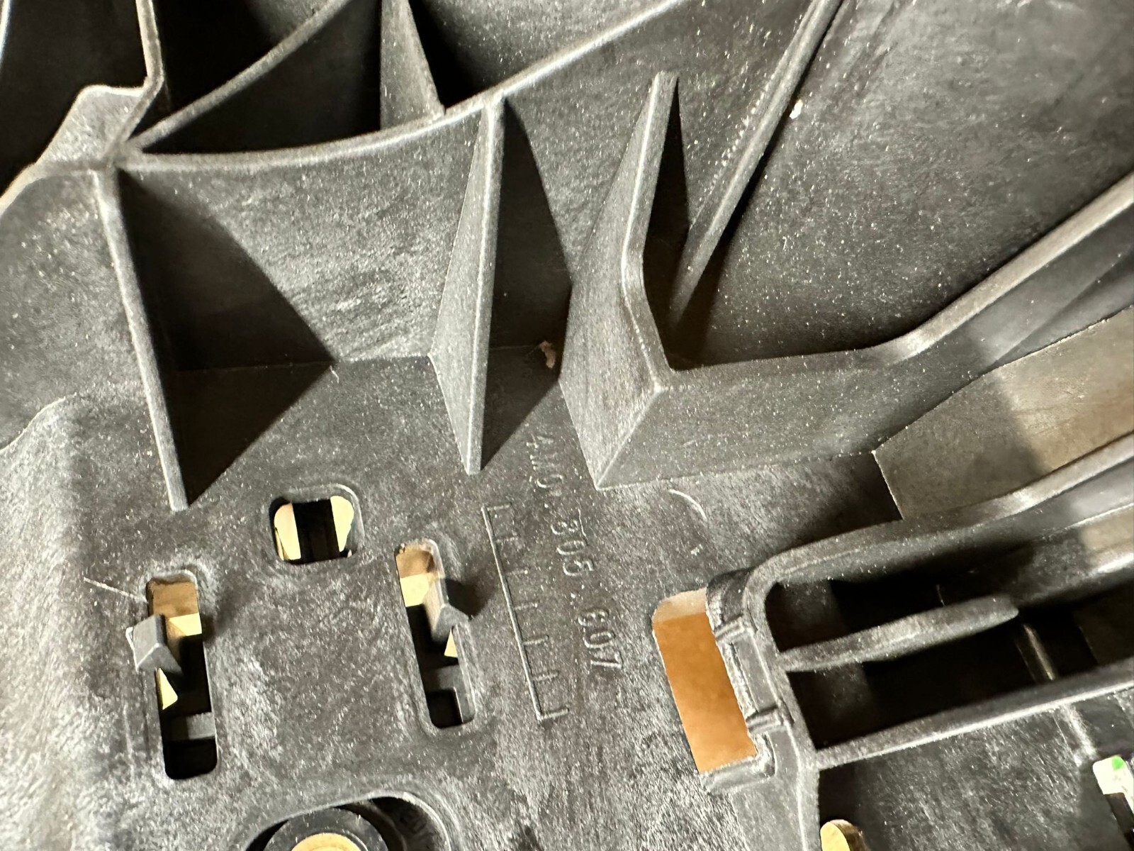 AUDI Q7 AUFNAHME FUR SCHEINWERFER SET R+L 4M0805607 + 4M0805608 ORIG. NEU!! - Obrázek 7