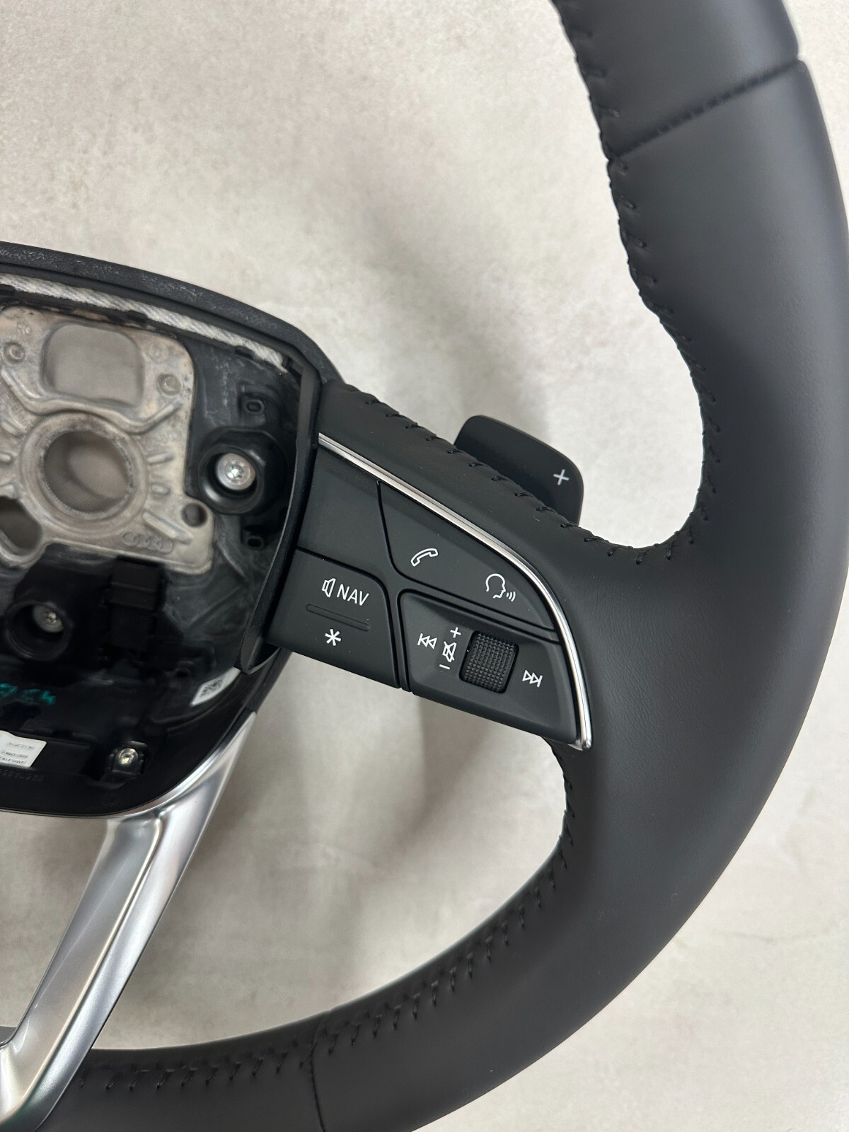 AUDI Q7 Q8 Q5 SPORT MULTIFUNKTION SCHALTWIPPEN LENKRAD SCHWARZ 4M0419091M ORIG. - Obrázek 4