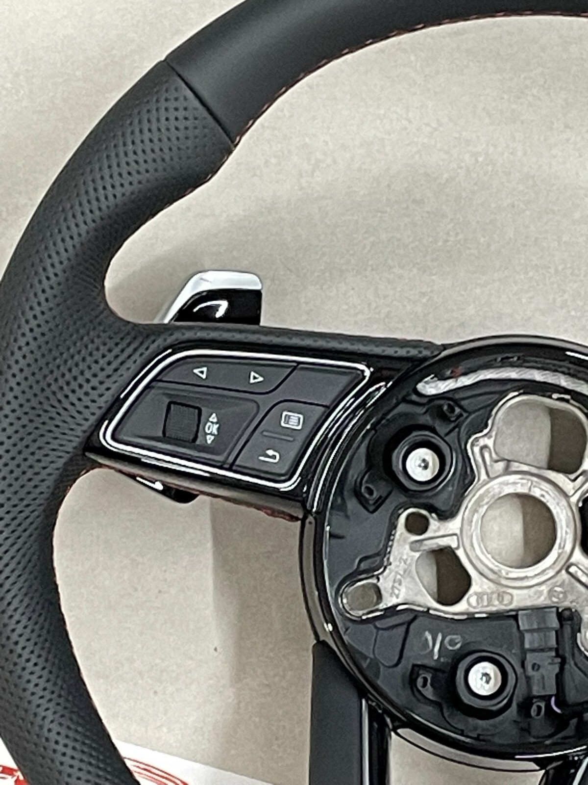 AUDI S4 S5 8W SPORT LEDER LENKRAD ABGEFLACHT GELOCHT S PADELS 8W0419091 ORIG NEU - Obrázek 5