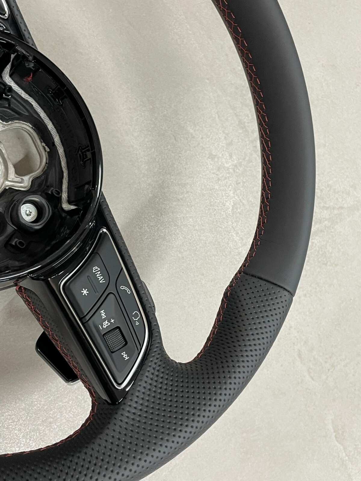 AUDI S4 S5 8W SPORT LEDER LENKRAD ABGEFLACHT GELOCHT S PADELS 8W0419091 ORIG NEU - Obrázek 7