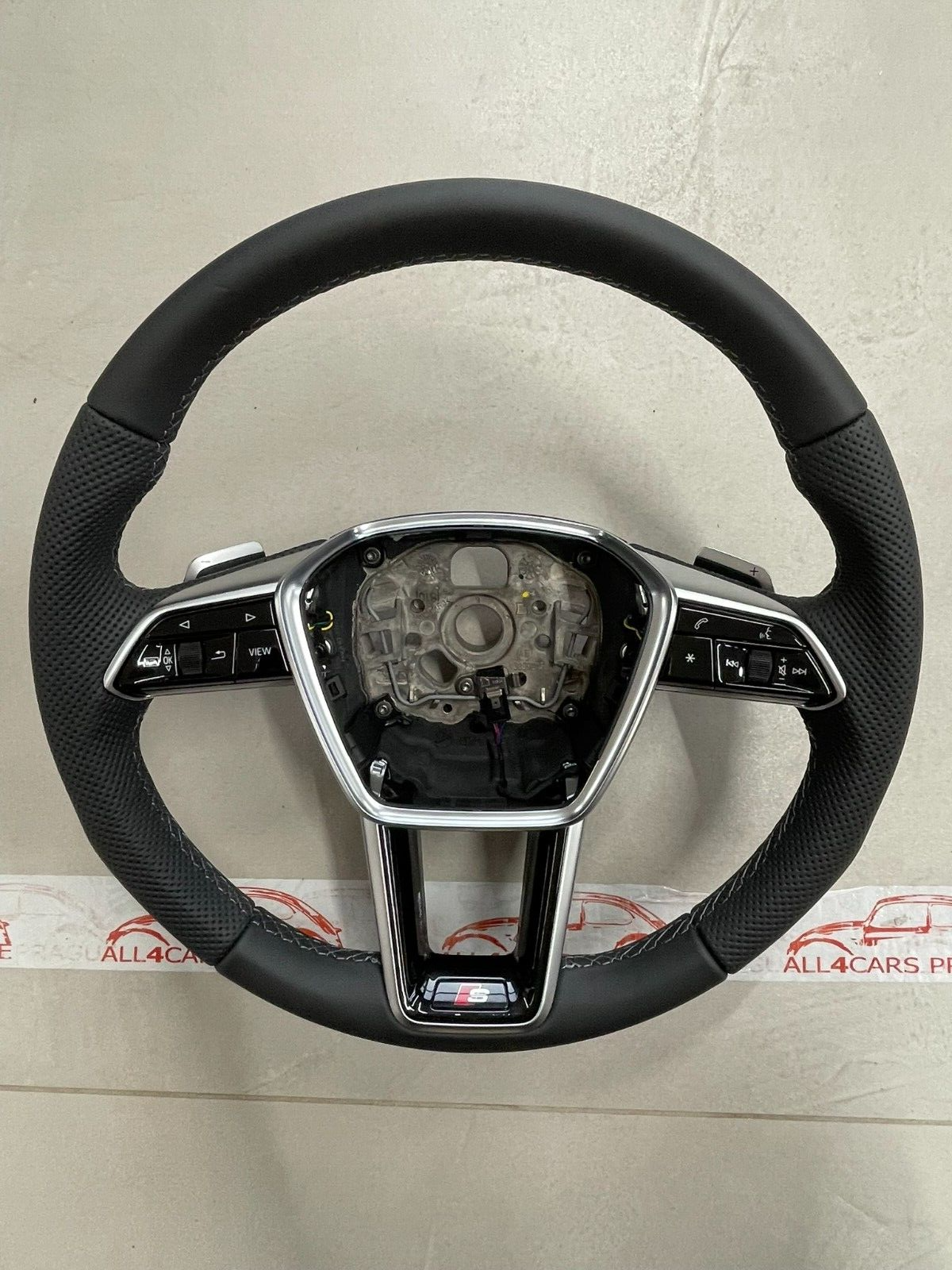 AUDI S6,A6,A7,A8 C8 SPORT LEDER LENKRAD S -Fast Neu-Dem v Neu Wagen...