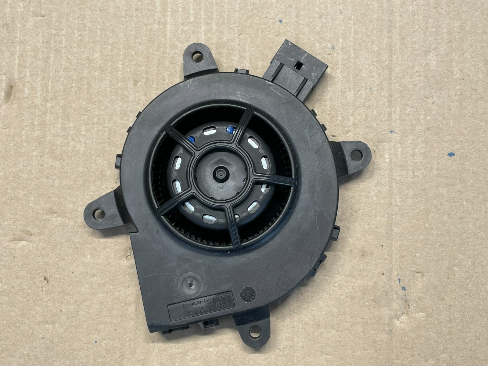 AUDI ŠKODA KLIMA SITZEN BELÜFTUNGSMOTOR 4N0963575G DEM VOM TEST WAGEN ORIGINAL - Obrázek 13