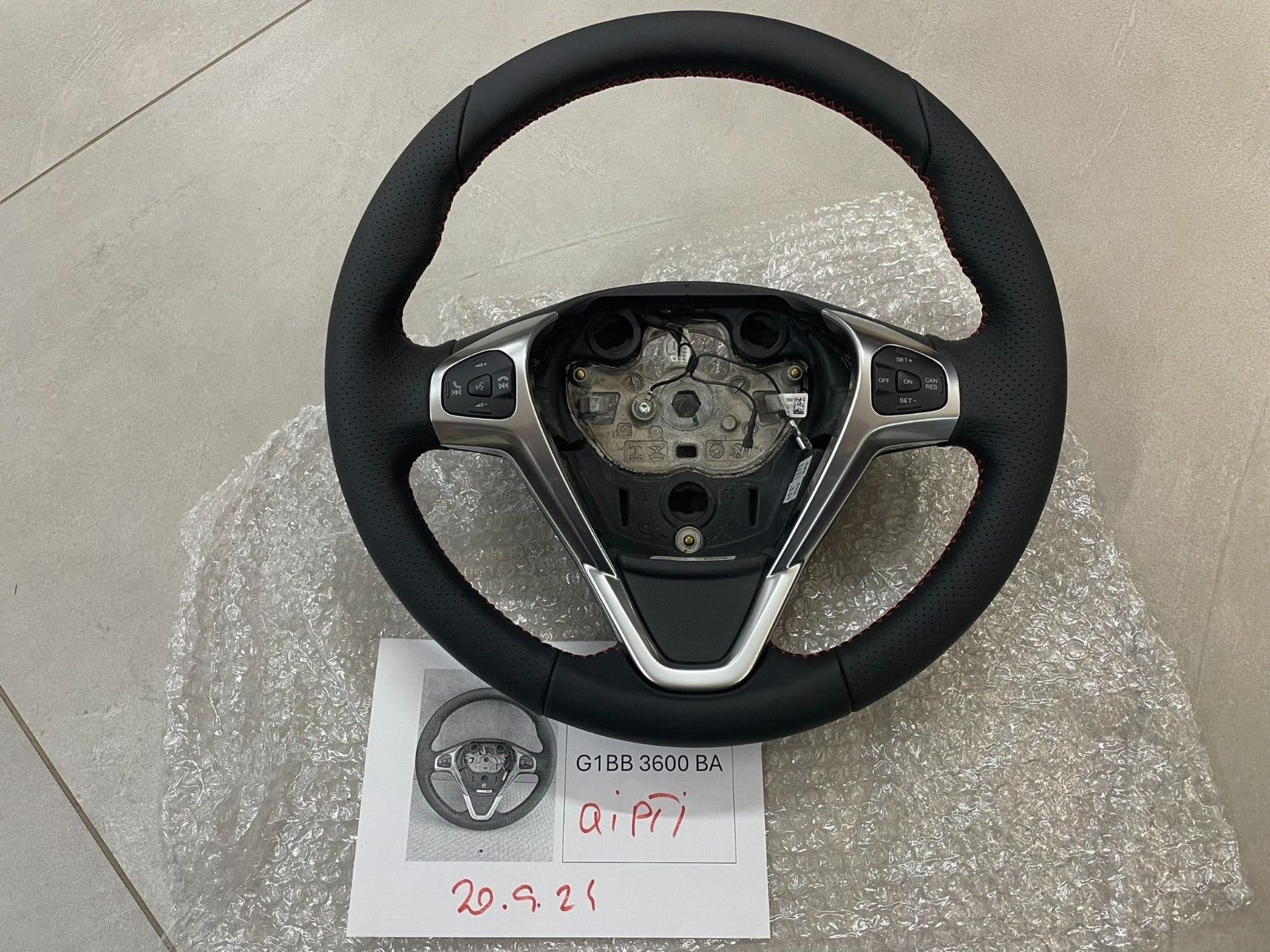 FORD FIESTA MULTIFUNKTIONAL SPORT LEDER LENKRAD G1BB3600BA FAST NEU d v Test Car - Obrázek 17