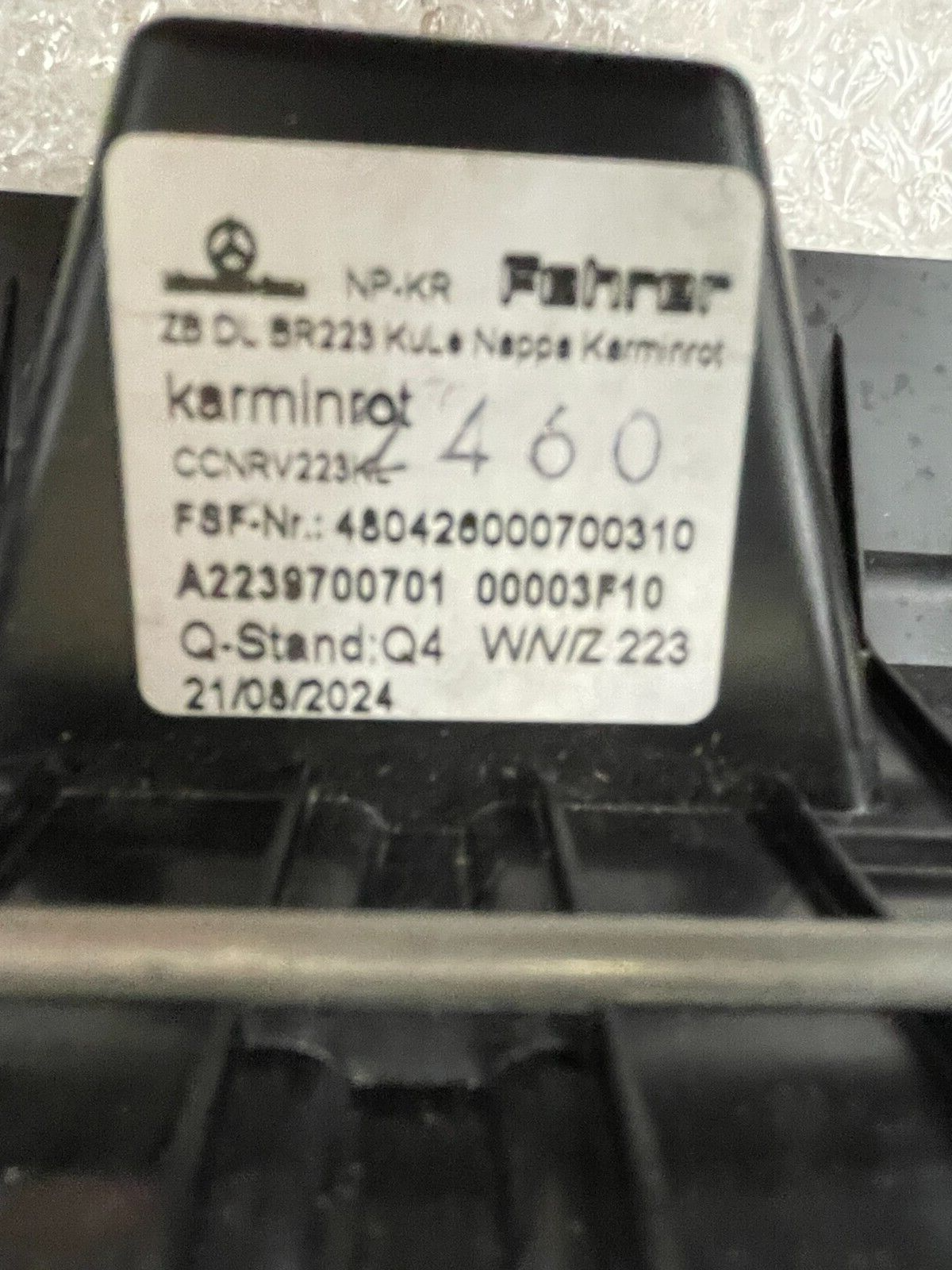 MERCEDES-BENZ S-KLASSE W223 V223 ABLAGEFACH A2239700701 KARMIN ROT DEM TEST CAR - Obrázek 16