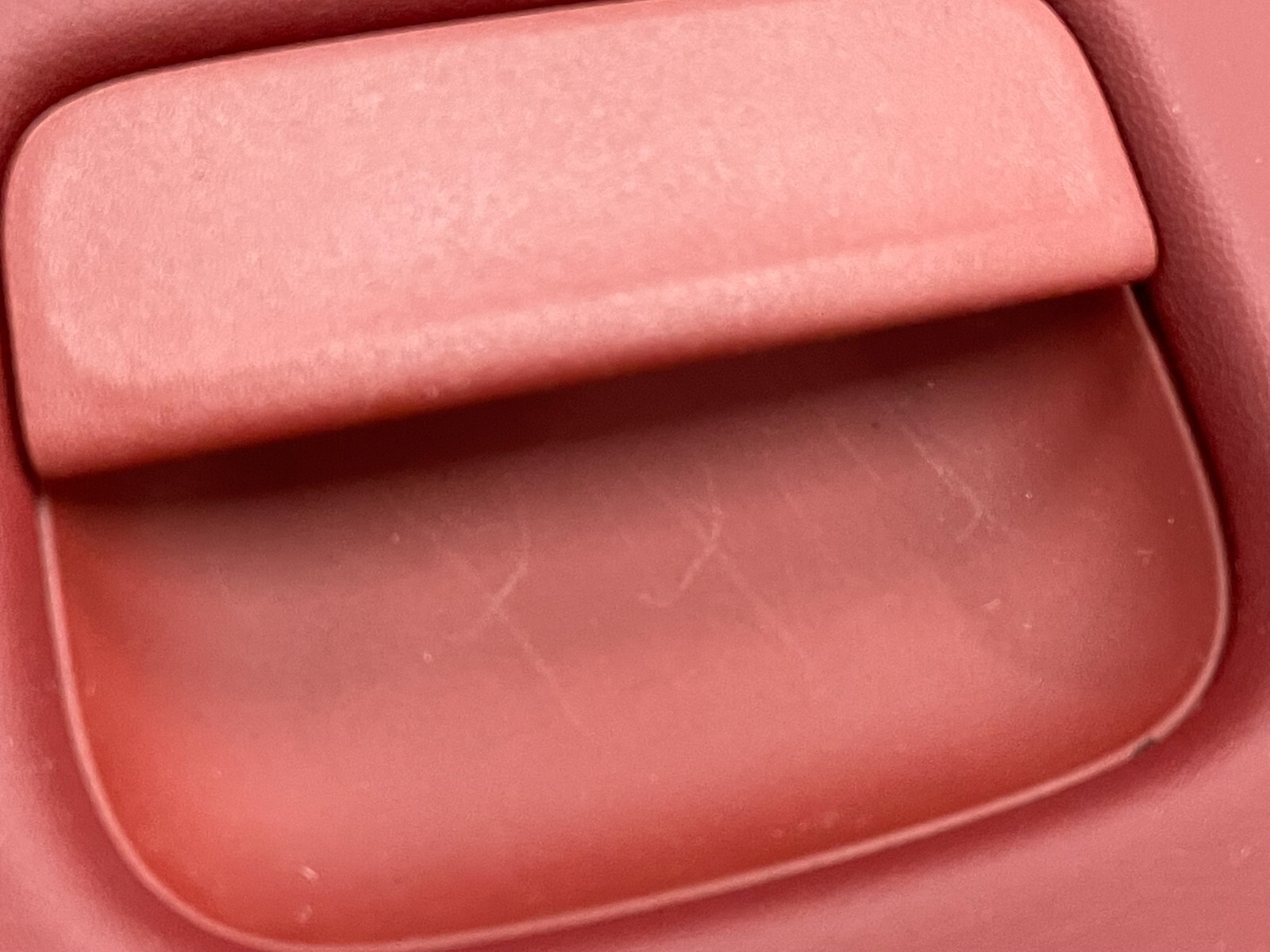 MERCEDES-BENZ S-KLASSE W223 V223 ABLAGEFACH A2239700701 KARMIN ROT DEM TEST CAR - Obrázek 6