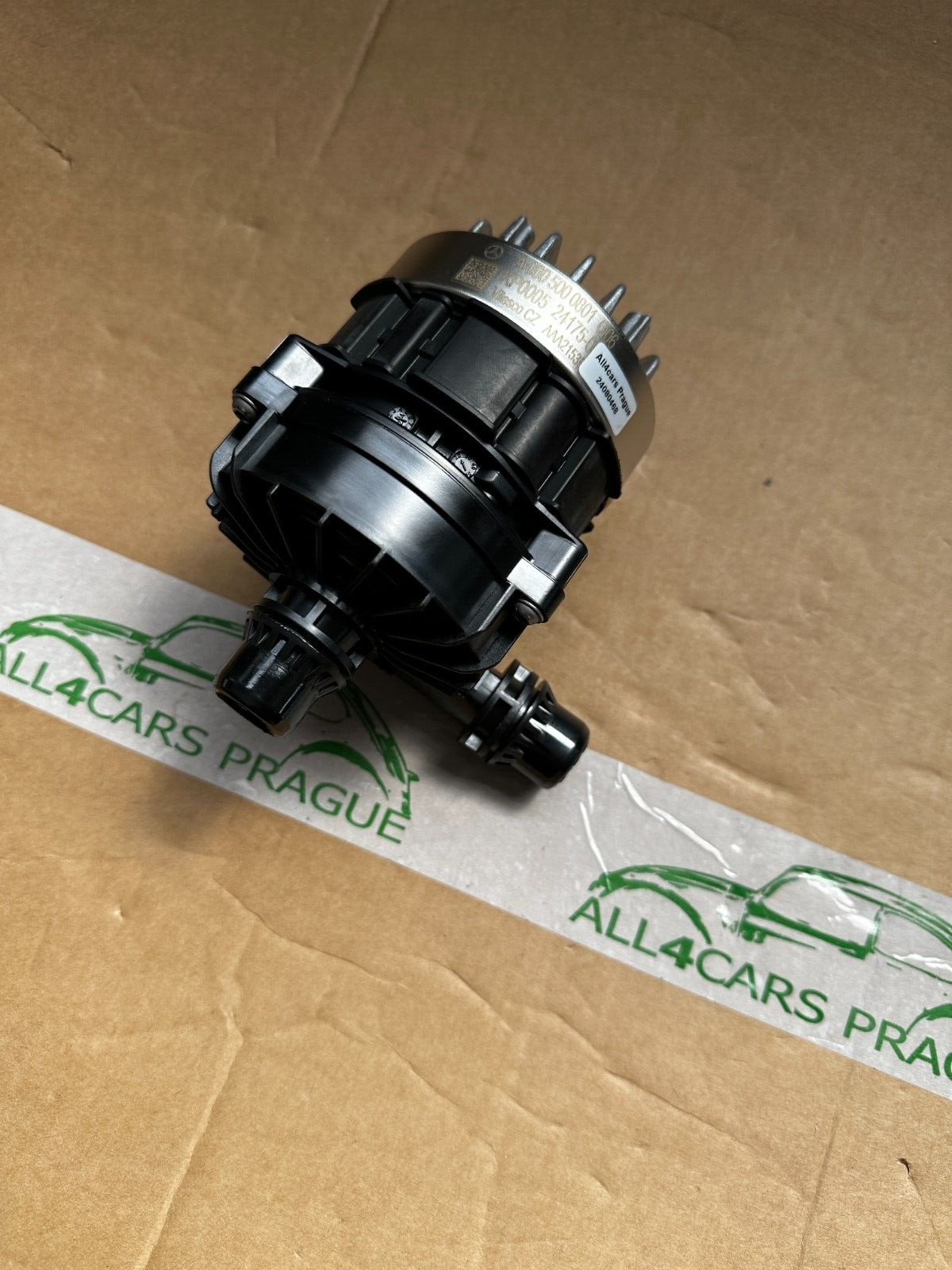 MERCEDES-BENZ ZUSATZWASSERPUMPE KÜHLMITTELPUMPE A0005000801 ORIG.M.BENZ NEW !! - Obrázek 3