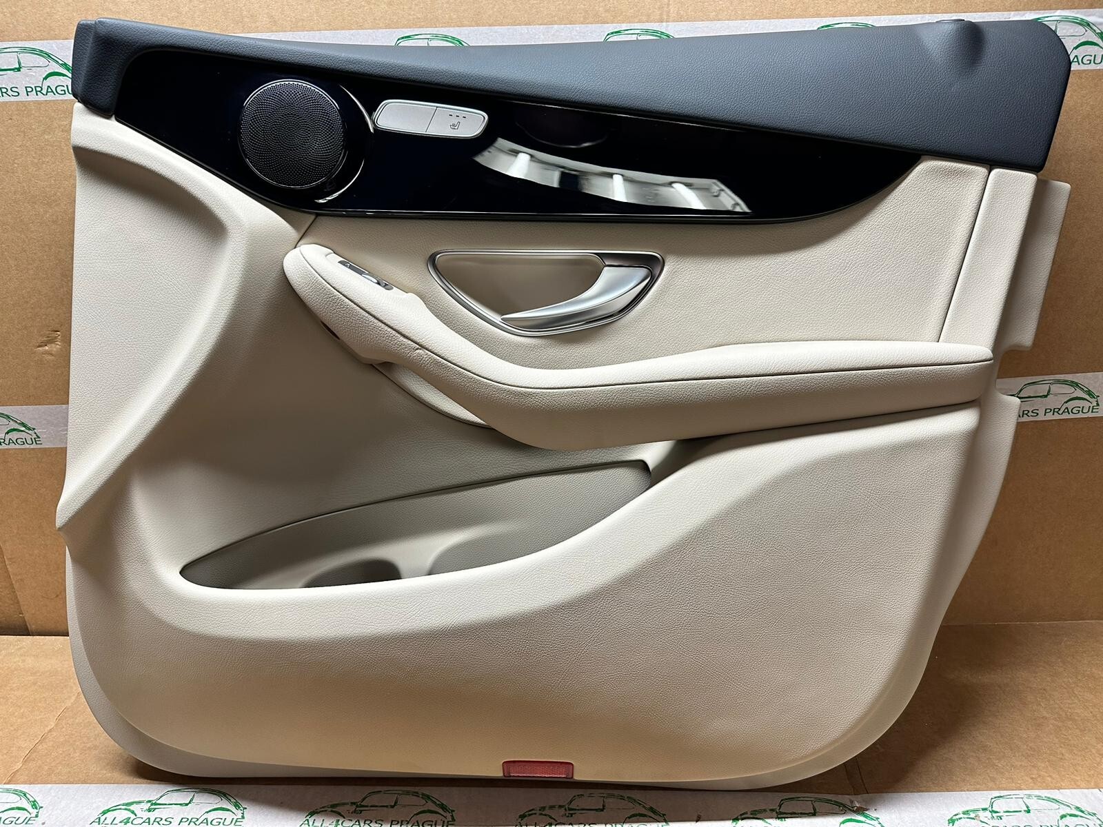 MERCEDES GLC X253 TÜRVERKLEIDUNG VORNE RECHTS SCHWARZ A2057200295