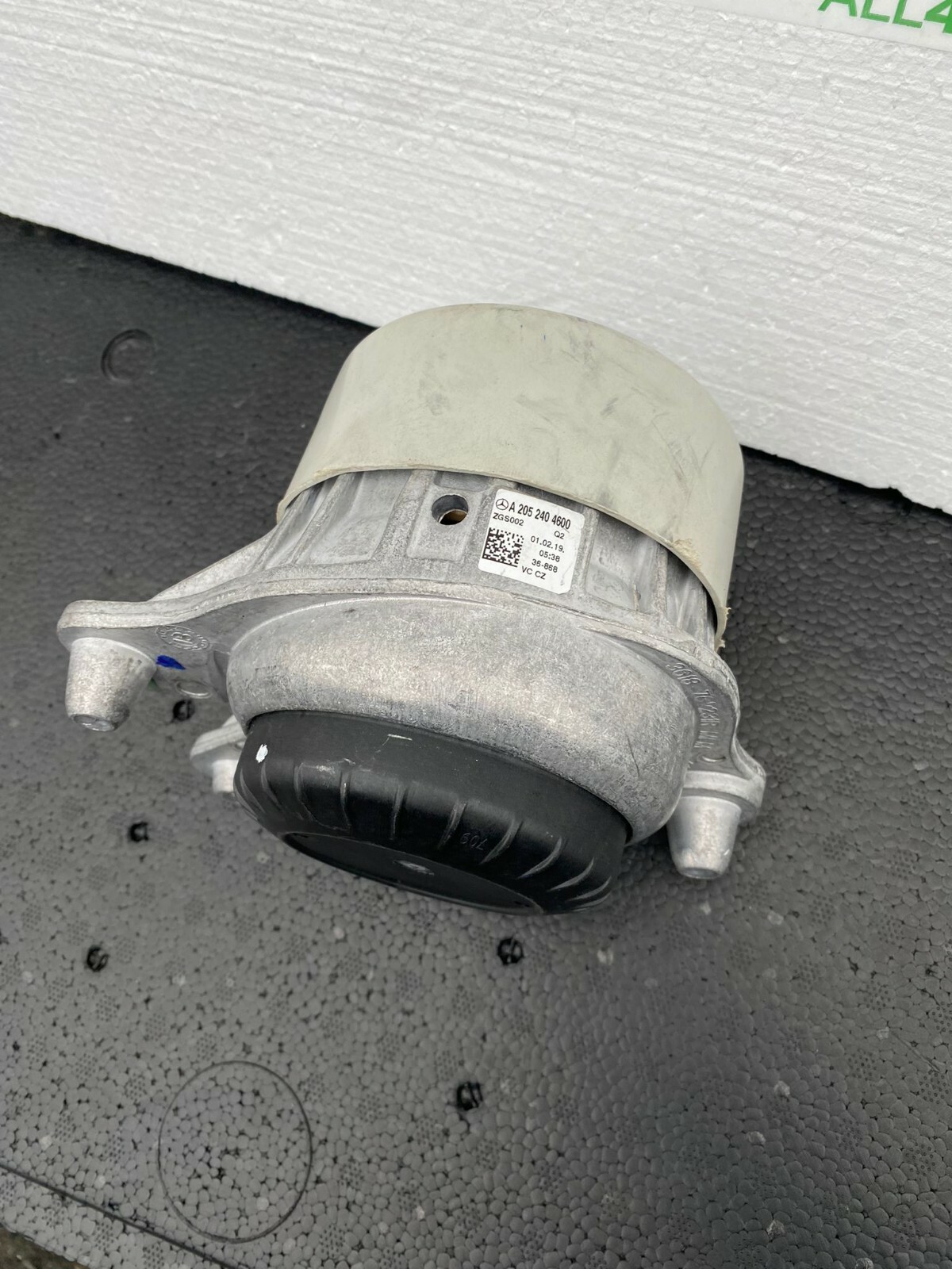 Mercedes C AMG W205 C63 Motorbock Motorlager Motorhalter A2052404600 ORIG. NEU - Obrázek 4