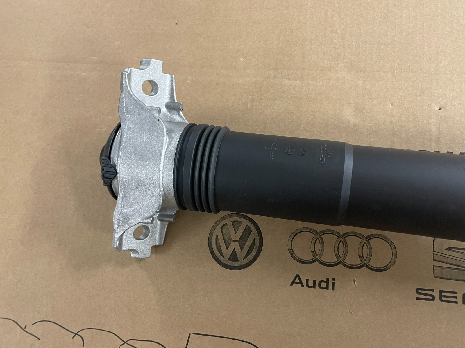 PORSCHE CAYENNE 9YA-2 STOSSDÄMPFER ELEKTRISCH HINTER RECHTS 9Y0513028F ORIG NEU - Obrázek 12