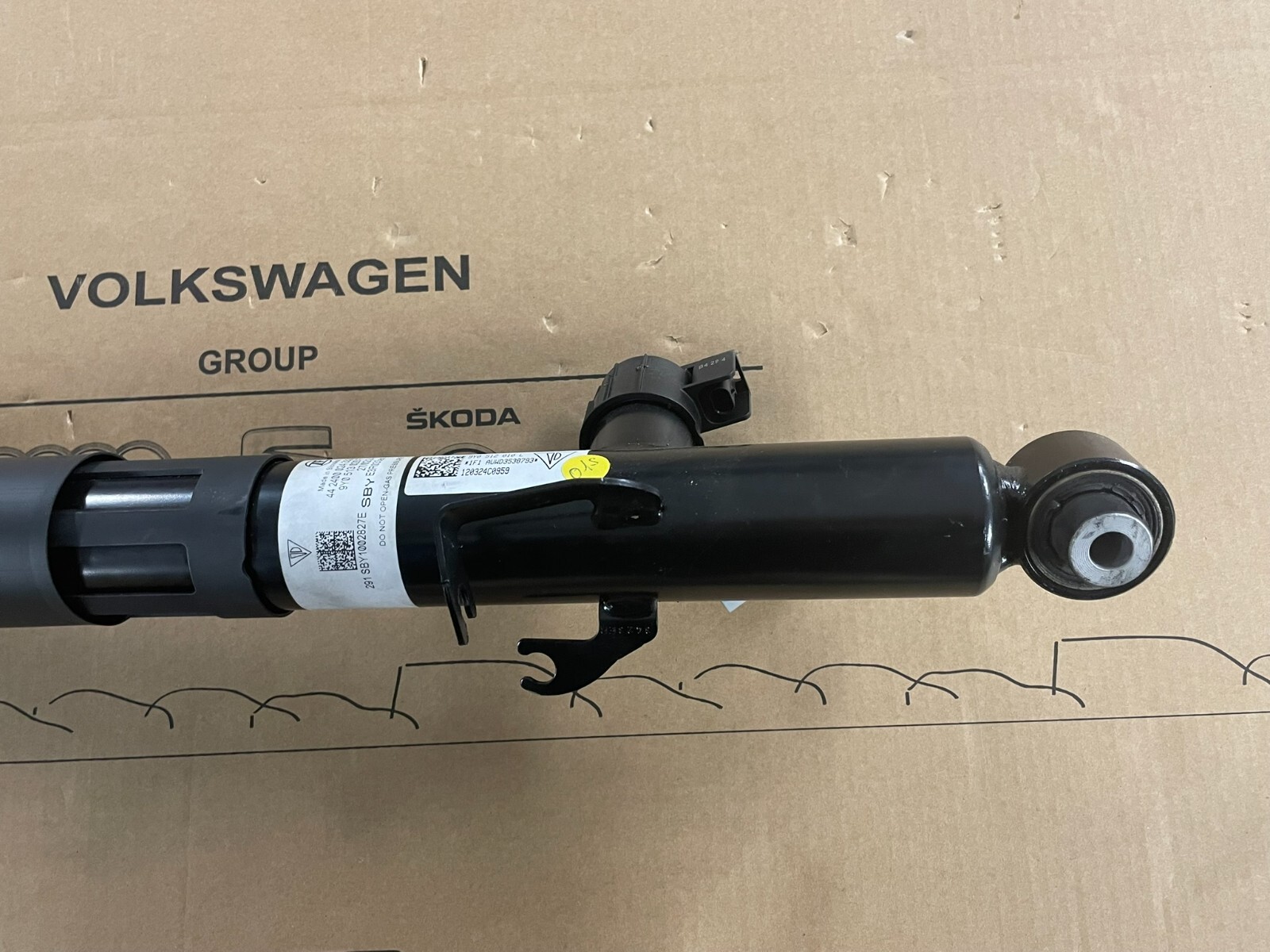 PORSCHE CAYENNE 9YA-2 STOSSDÄMPFER ELEKTRISCH HINTER RECHTS 9Y0513028F ORIG NEU - Obrázek 13