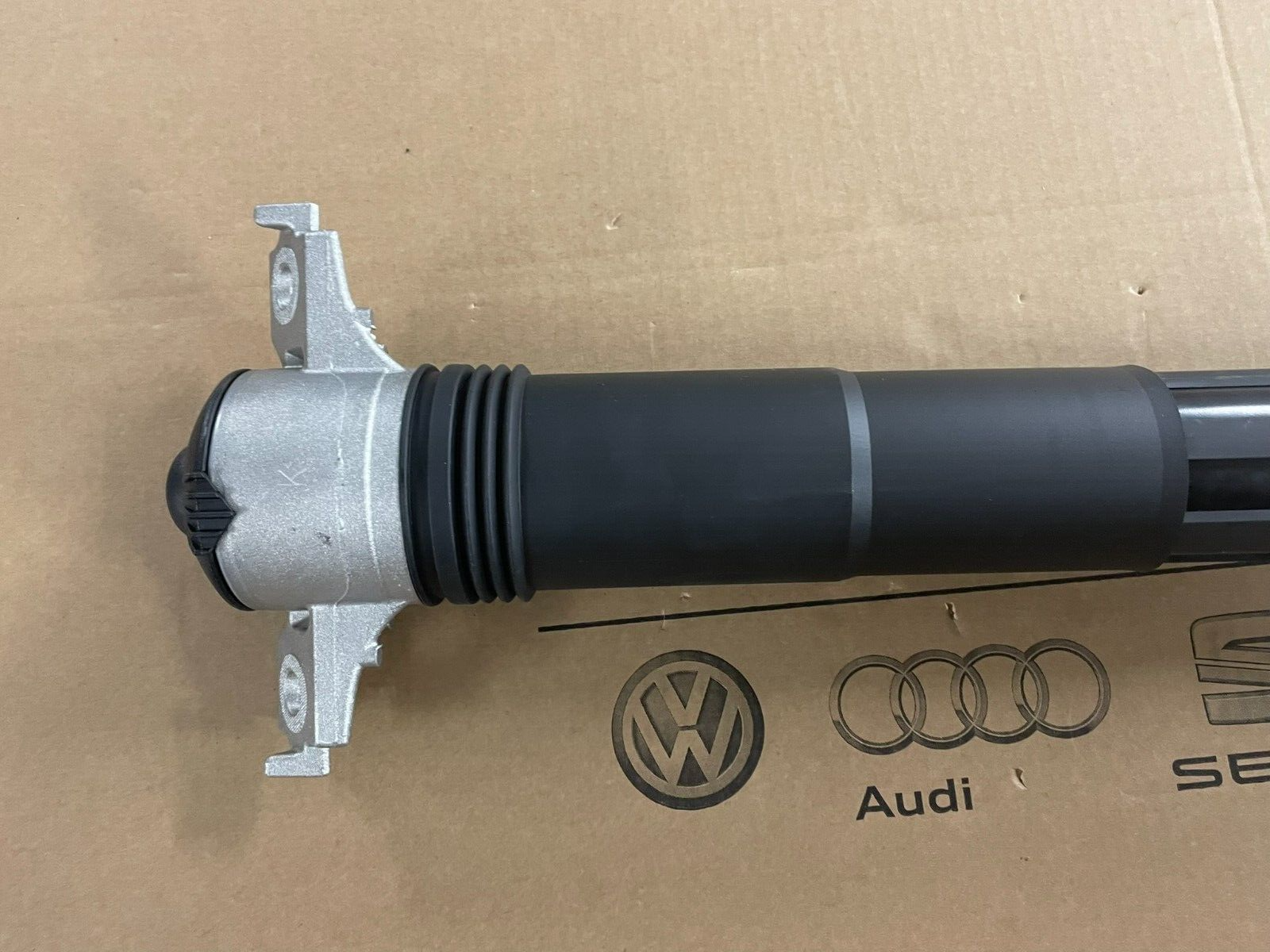 PORSCHE CAYENNE 9YA-2 STOSSDÄMPFER ELEKTRISCH HINTER RECHTS 9Y0513028F ORIG NEU - Obrázek 21