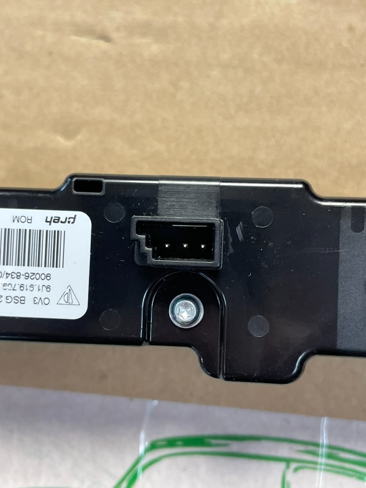 PORSCHE TAYCAN SCHALTER SITZHEIZUNG HINTEN 9J1919709B FAST NEU DEM V TEST WAGEN - Obrázek 18