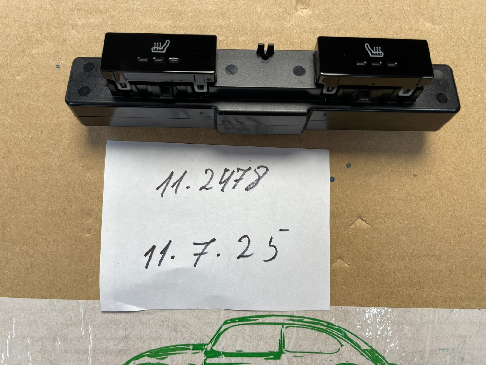 PORSCHE TAYCAN SCHALTER SITZHEIZUNG HINTEN 9J1919709B FAST NEU DEM V TEST WAGEN - Obrázek 19