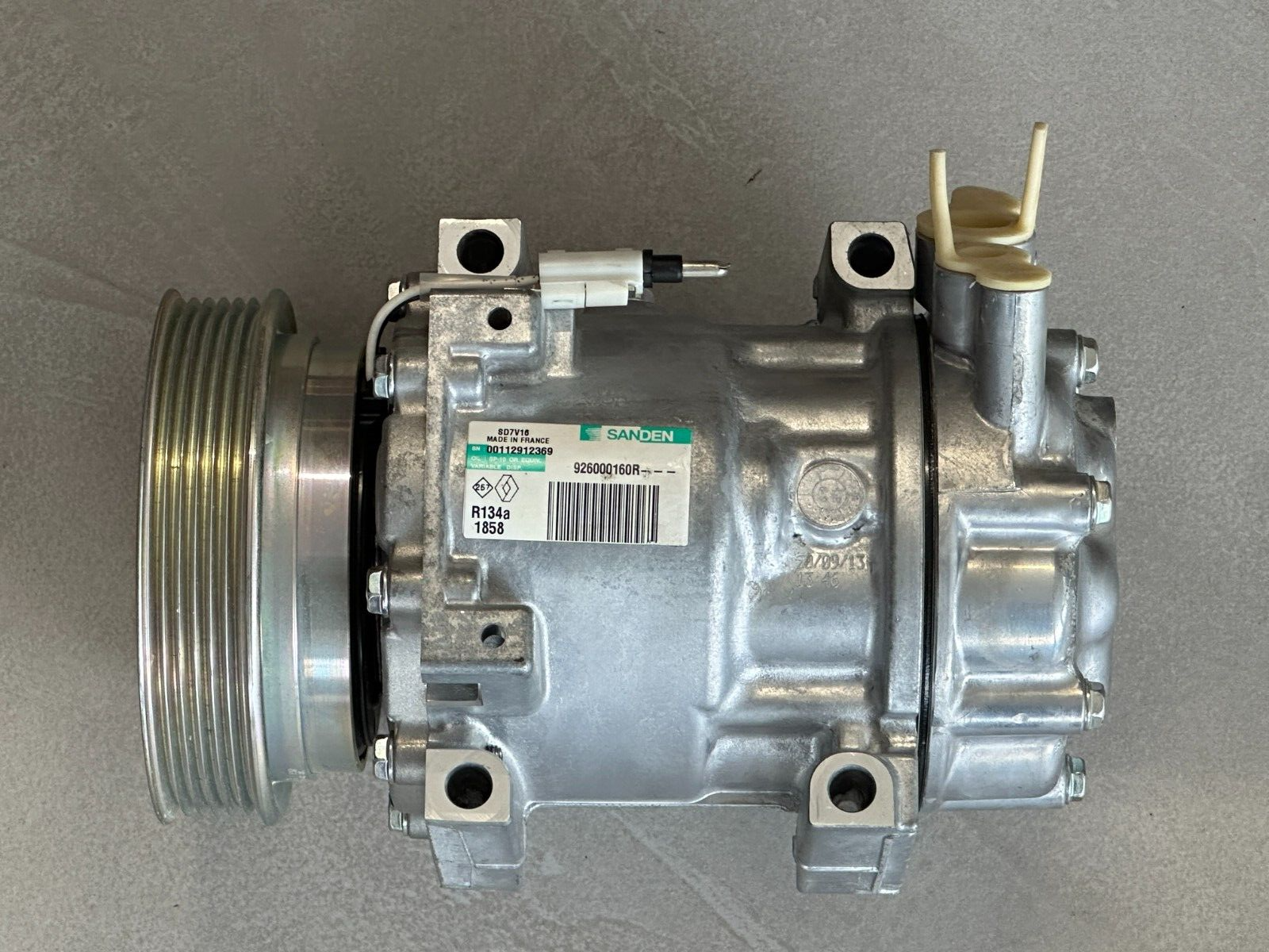 RENAULT DACIA KLIMAKOMPRESSOR 926000160R ORIGINAL RENAULT NEU TEIL !!