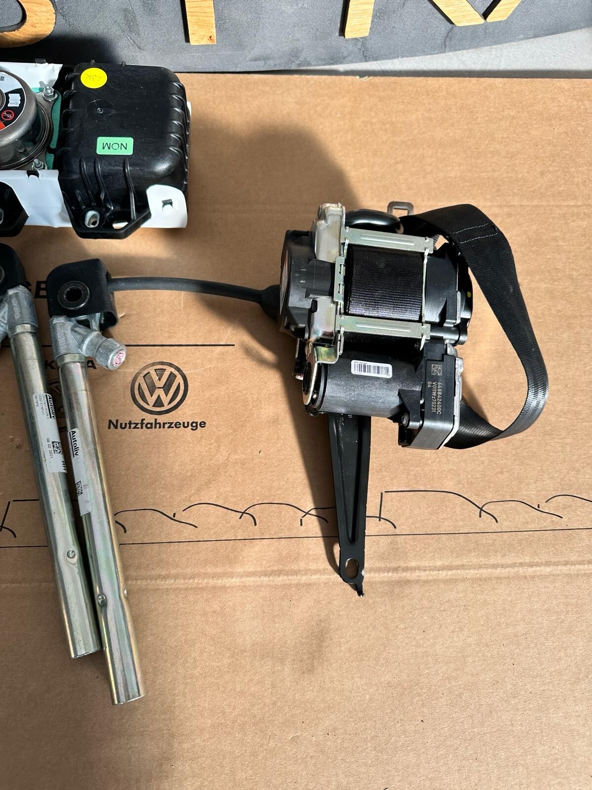 SKODA ENYAQ SICHERHEITSGURT VORN 5LA857705E + 5LA857706E +AIRBAG 5LA880204D NEU - Obrázek 7