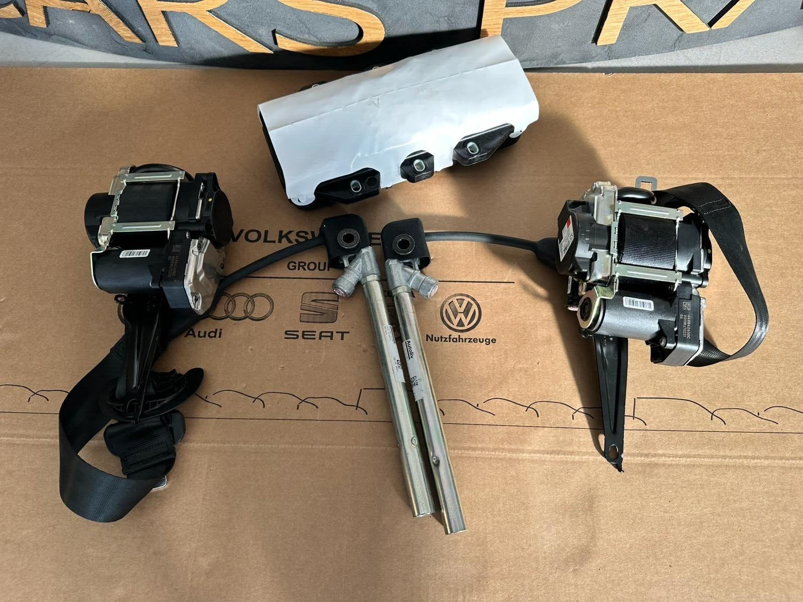 SKODA ENYAQ SICHERHEITSGURT VORN 5LA857705E + 5LA857706E +AIRBAG 5LA880204D NEU