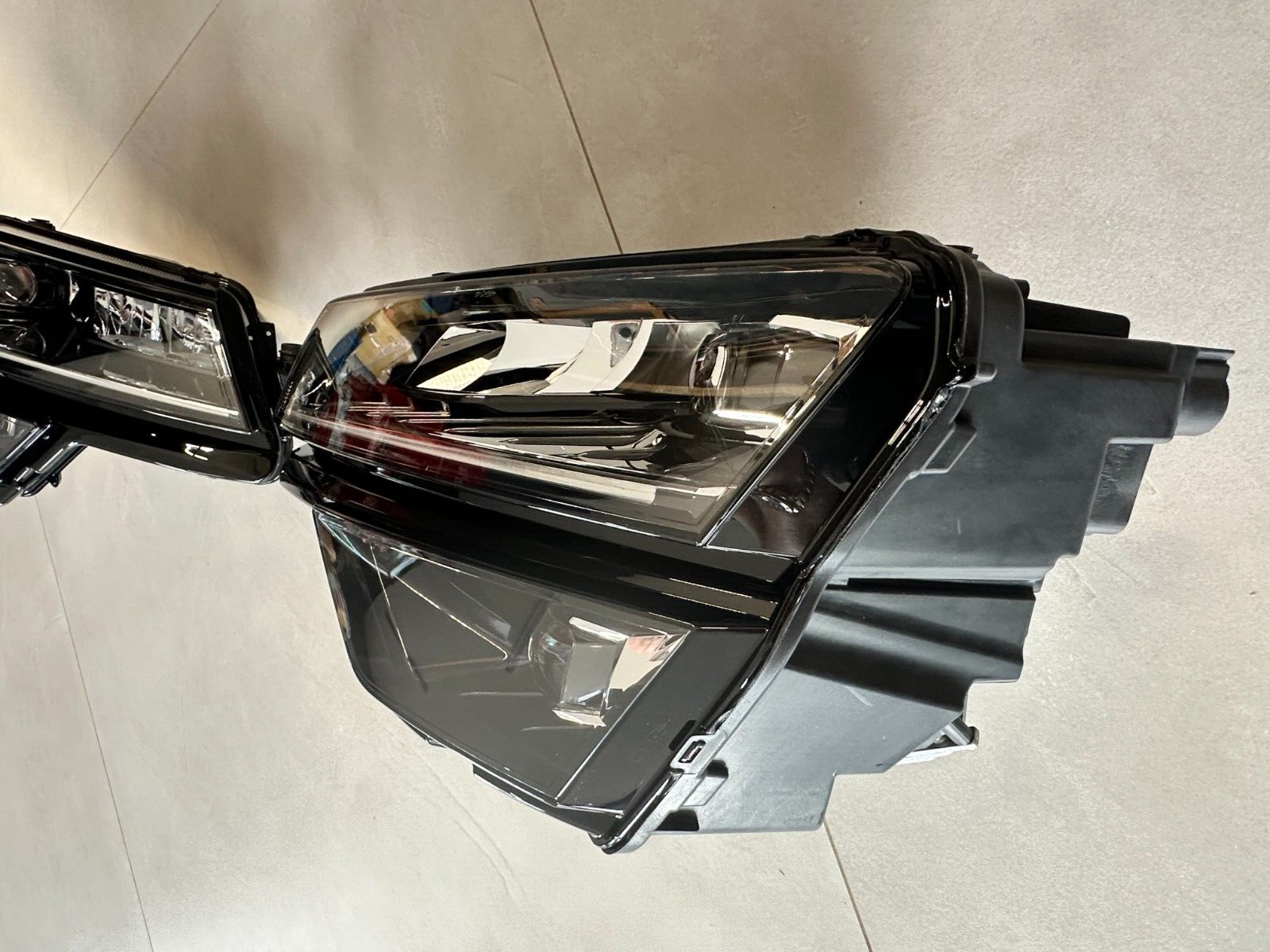 SKODA KAROQ HEADLIGHTS SET L+R 57B941015D-57B941016D FAST NEU DEM TEST CAR ORIG! - Obrázek 12